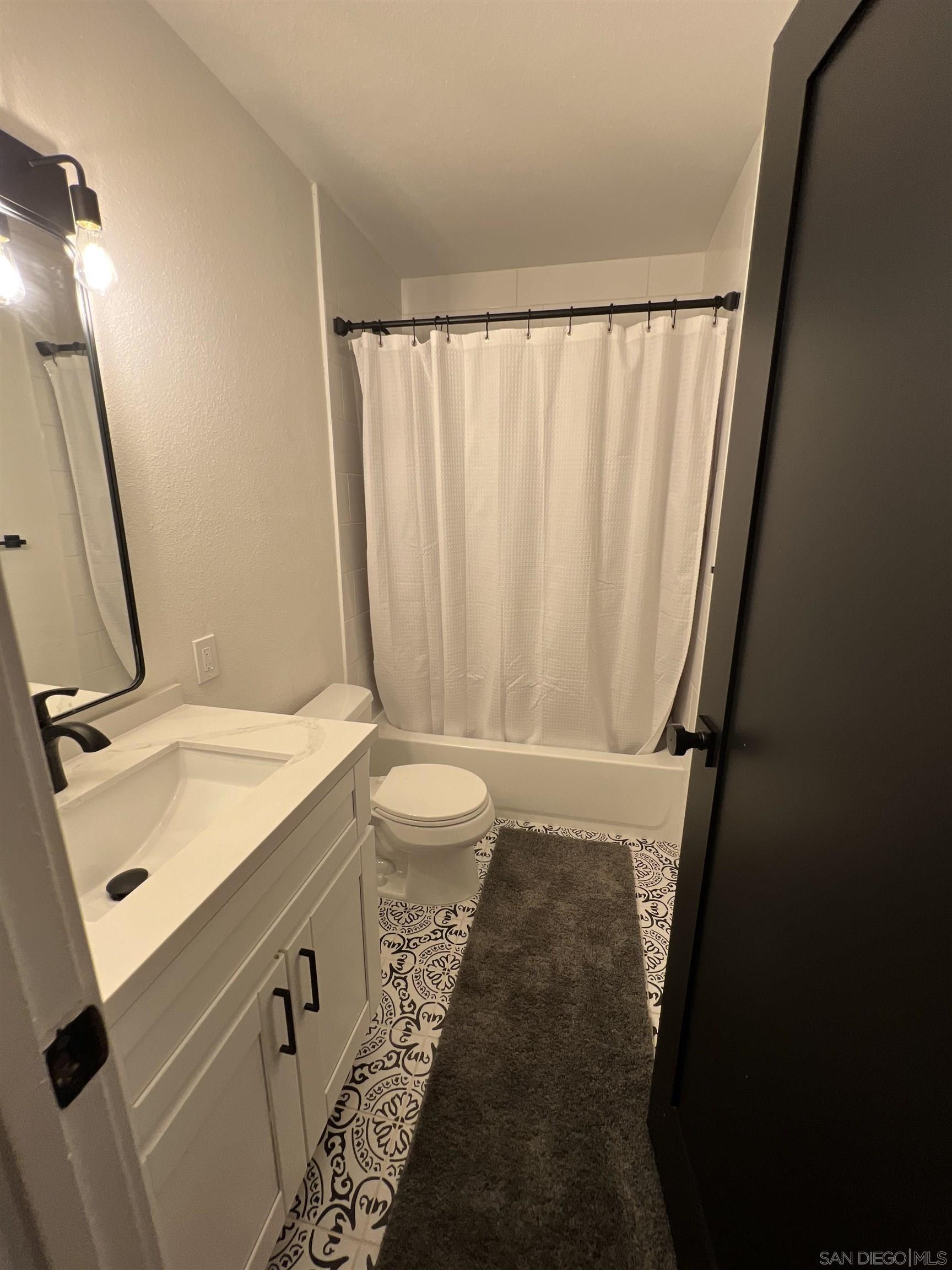 Detail Gallery Image 15 of 19 For 5462  Adobe Falls Rd  #11,  San Diego,  CA 92120 - 2 Beds | 2 Baths