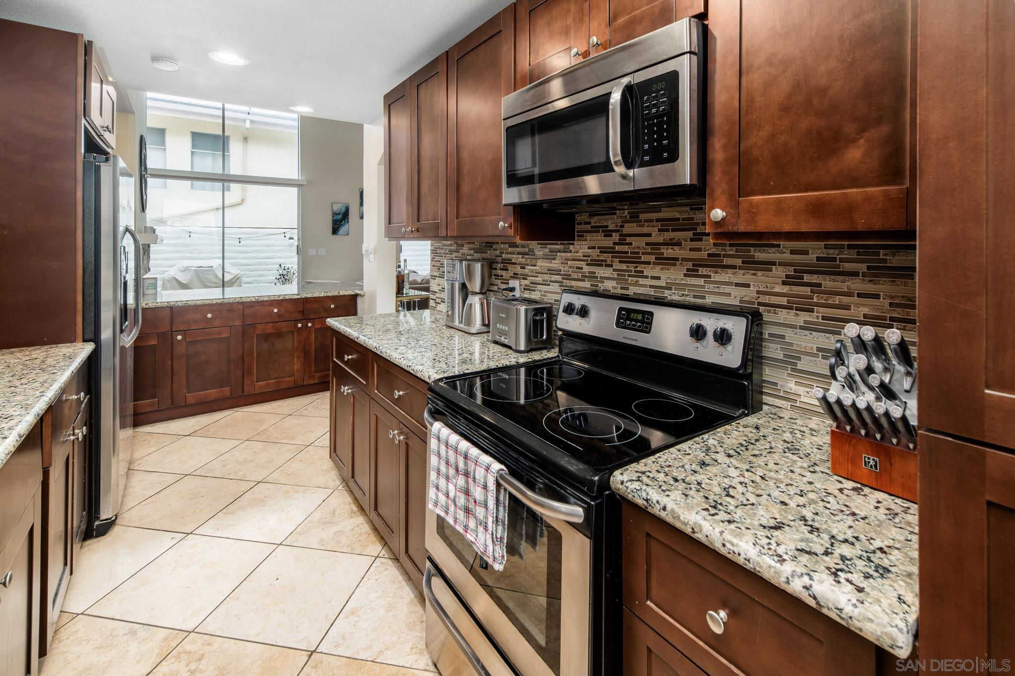 Detail Gallery Image 14 of 36 For 2544  Navarra Dr  #4,  Carlsbad,  CA 92009 - 2 Beds | 2 Baths