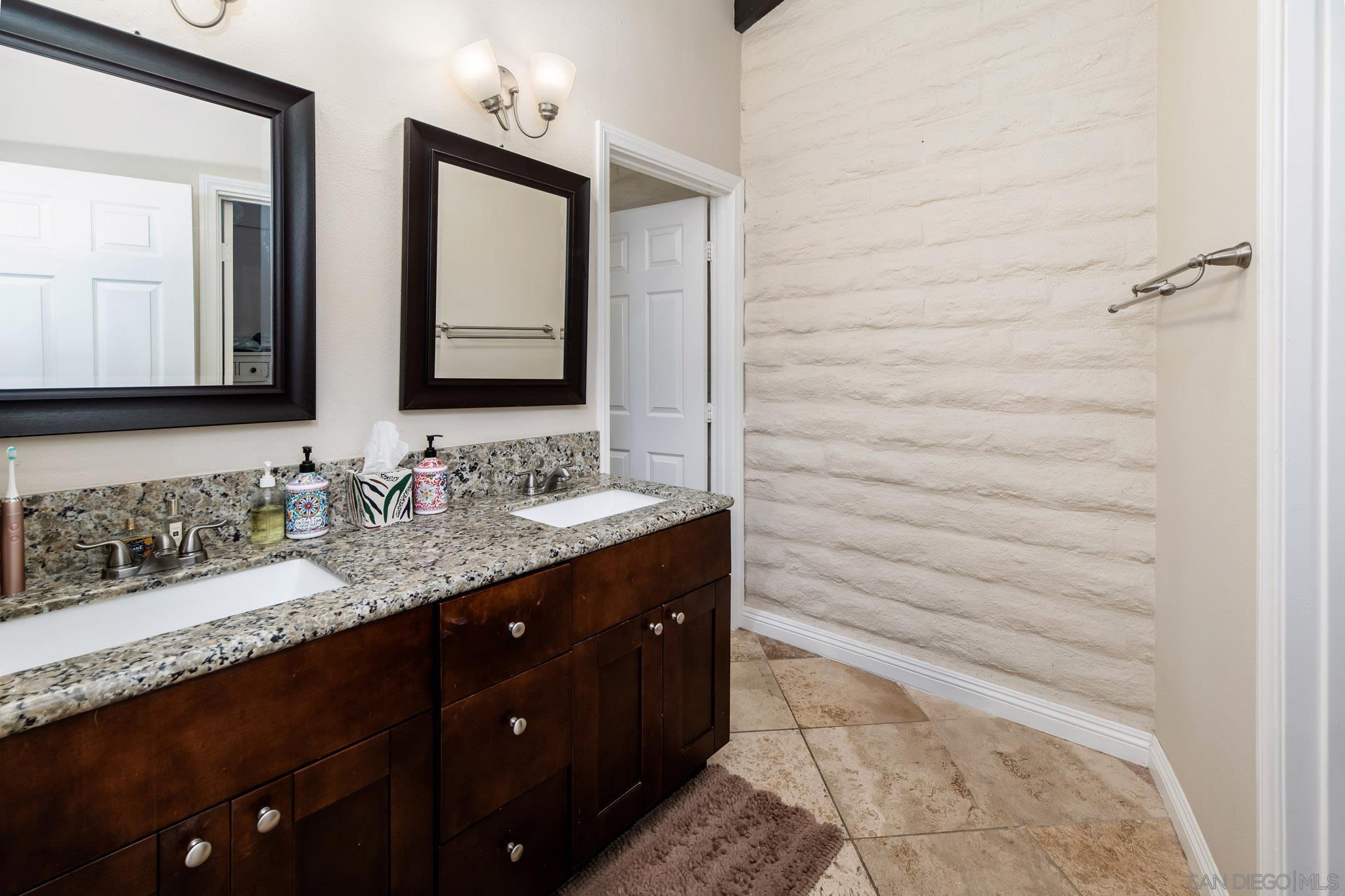 Detail Gallery Image 19 of 36 For 2544  Navarra Dr  #4,  Carlsbad,  CA 92009 - 2 Beds | 2 Baths