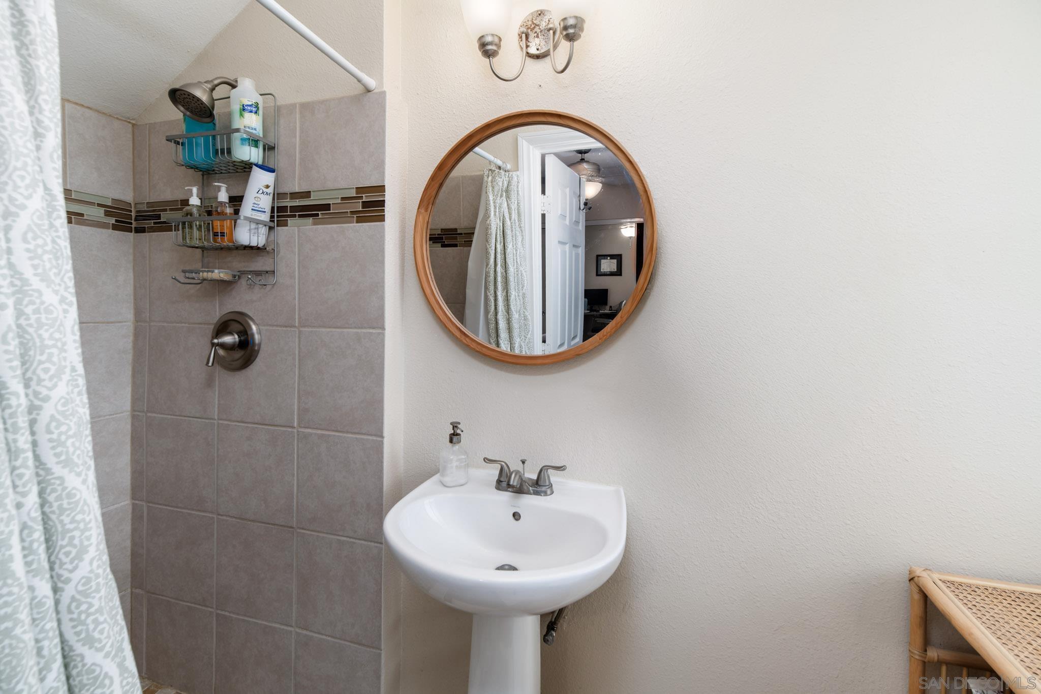 Detail Gallery Image 23 of 36 For 2544  Navarra Dr  #4,  Carlsbad,  CA 92009 - 2 Beds | 2 Baths