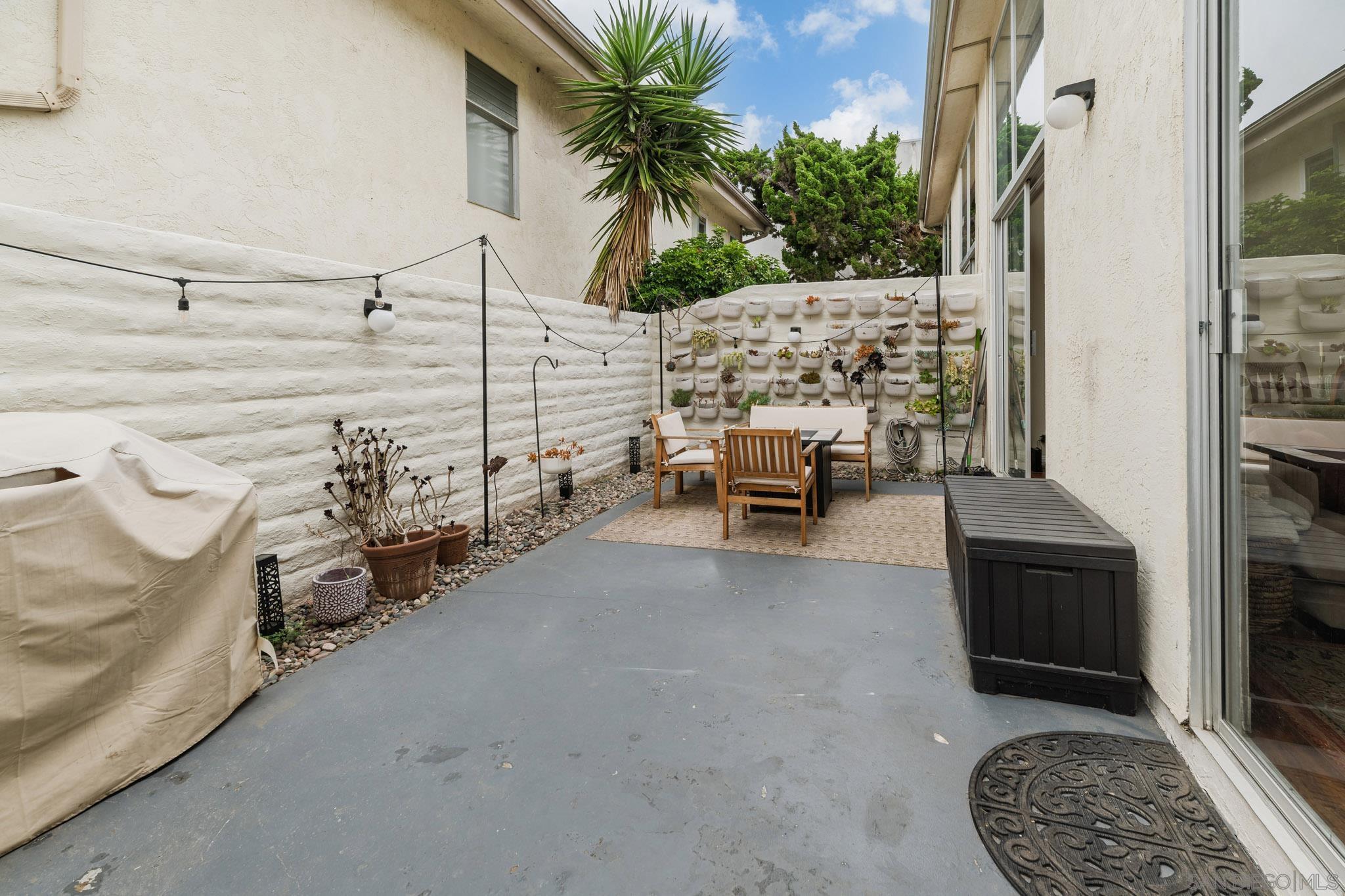 Detail Gallery Image 25 of 36 For 2544  Navarra Dr  #4,  Carlsbad,  CA 92009 - 2 Beds | 2 Baths