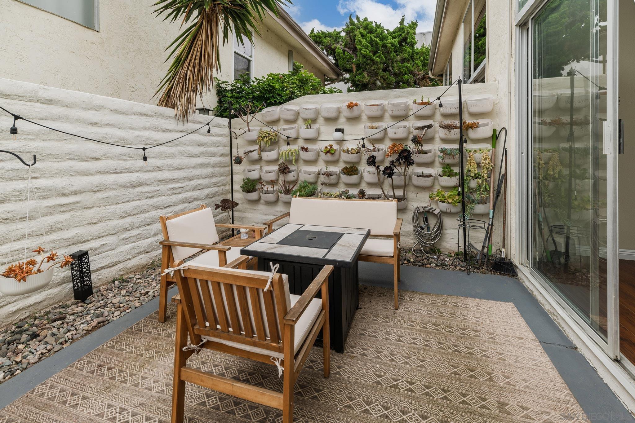 Detail Gallery Image 28 of 36 For 2544  Navarra Dr  #4,  Carlsbad,  CA 92009 - 2 Beds | 2 Baths