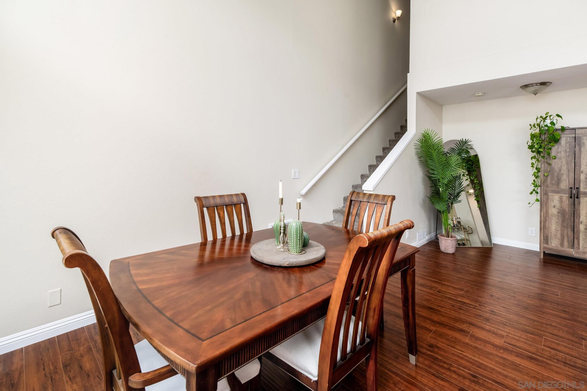 Detail Gallery Image 4 of 36 For 2544  Navarra Dr  #4,  Carlsbad,  CA 92009 - 2 Beds | 2 Baths