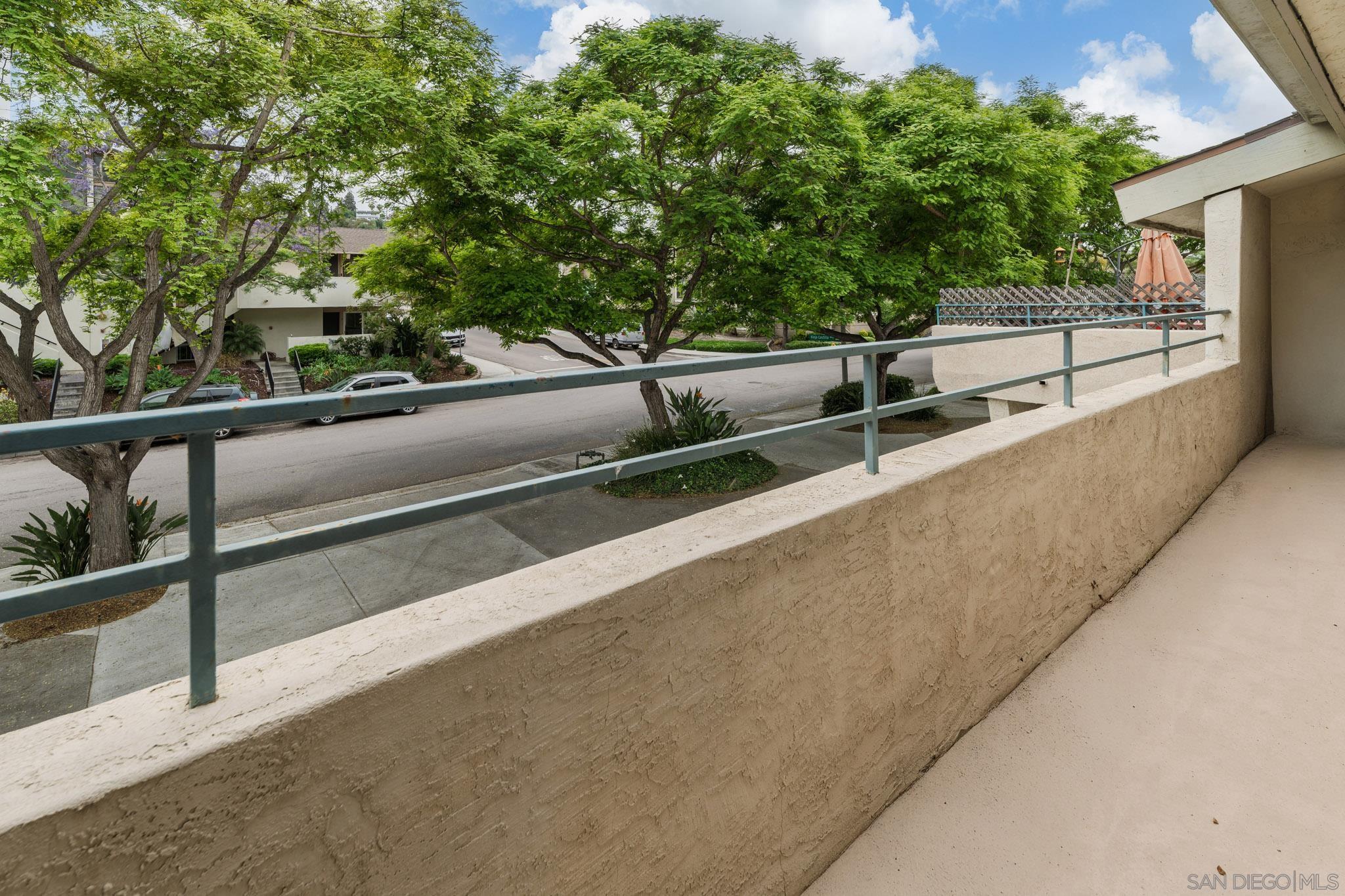 Detail Gallery Image 31 of 36 For 2544  Navarra Dr  #4,  Carlsbad,  CA 92009 - 2 Beds | 2 Baths