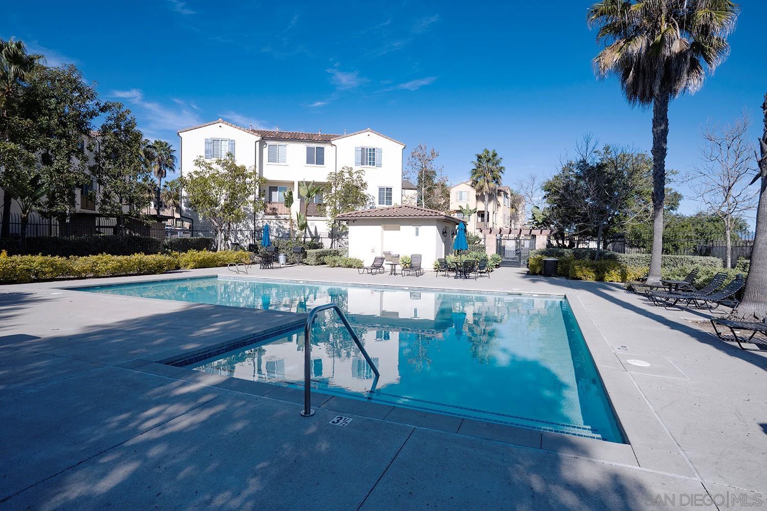 Detail Gallery Image 2 of 17 For 5063  Waterview Way 102, Oceanside,  CA 92054 - – Beds | – Baths