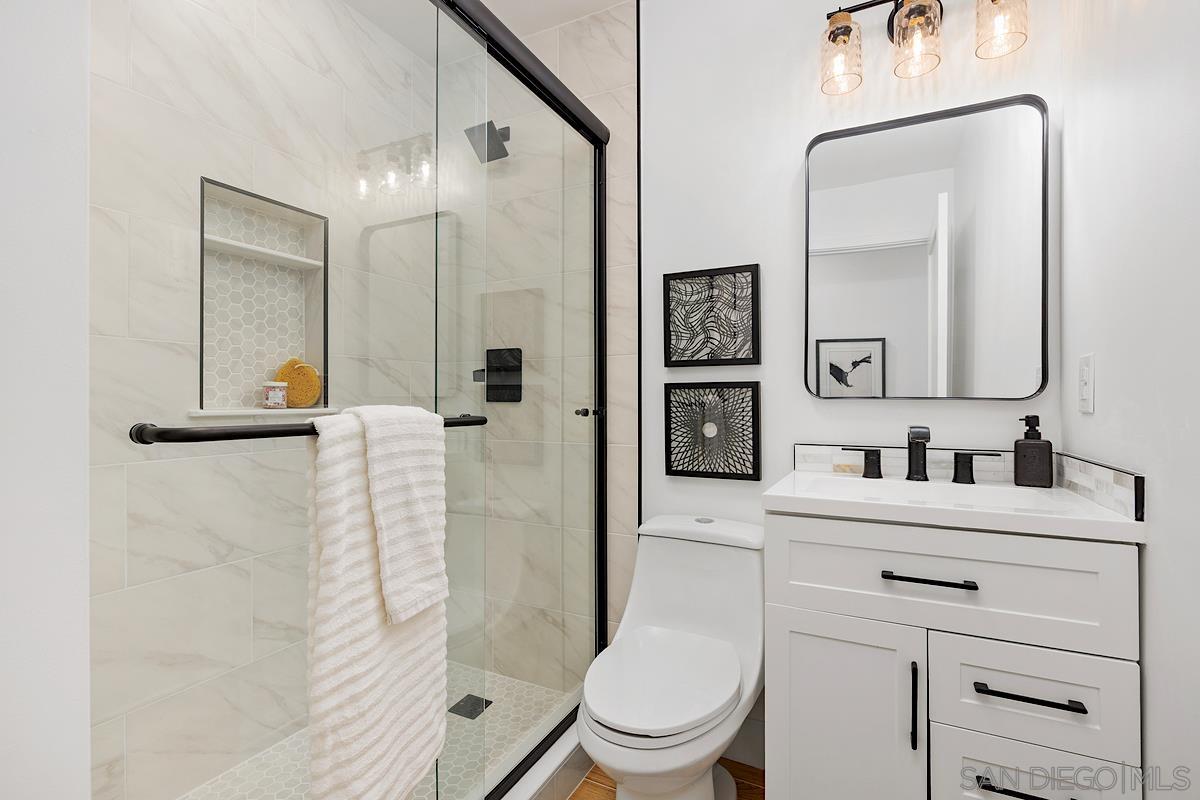 Detail Gallery Image 21 of 43 For 948  Emma, Cardiff By The Sea,  CA 92007 - 6 Beds | 4 Baths