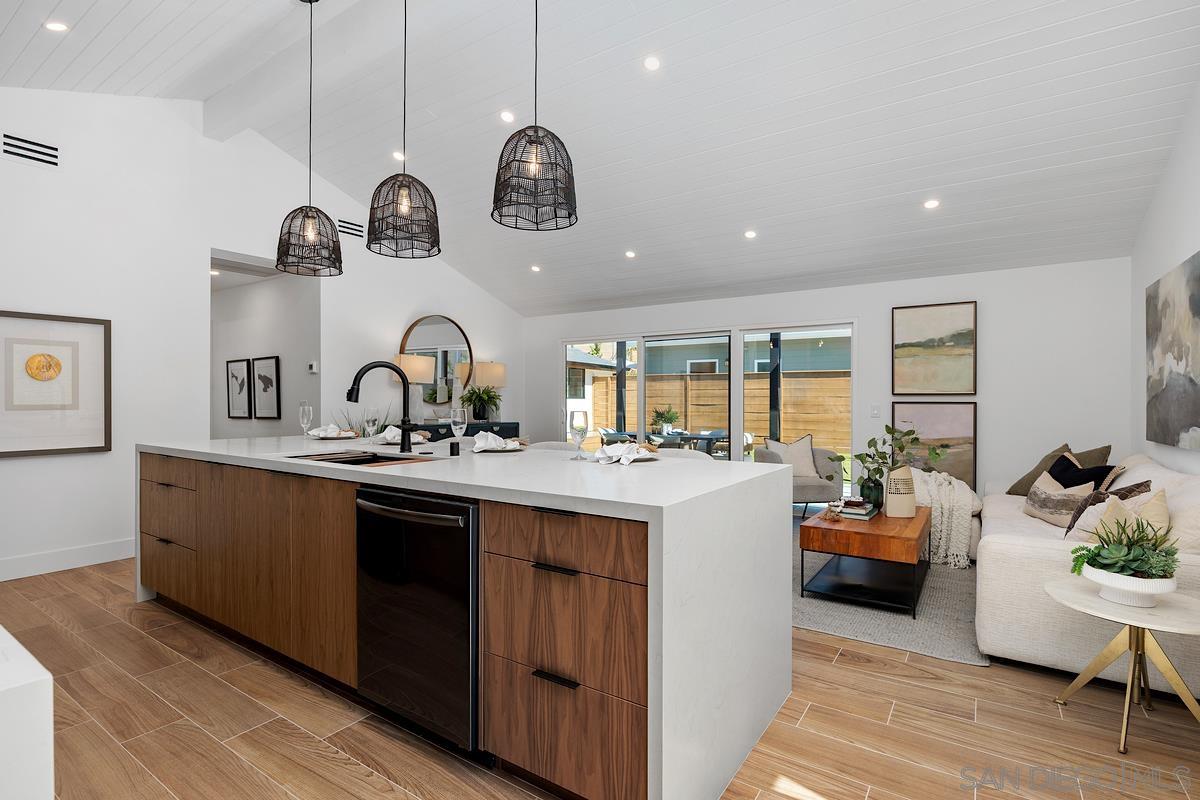 Detail Gallery Image 9 of 43 For 948  Emma, Cardiff By The Sea,  CA 92007 - 6 Beds | 4 Baths