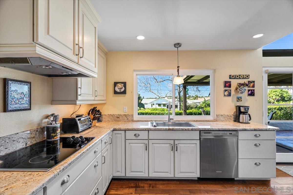 Detail Gallery Image 20 of 42 For 615  Camino Ynez, Solana Beach,  CA 92075 - 3 Beds | 2/1 Baths