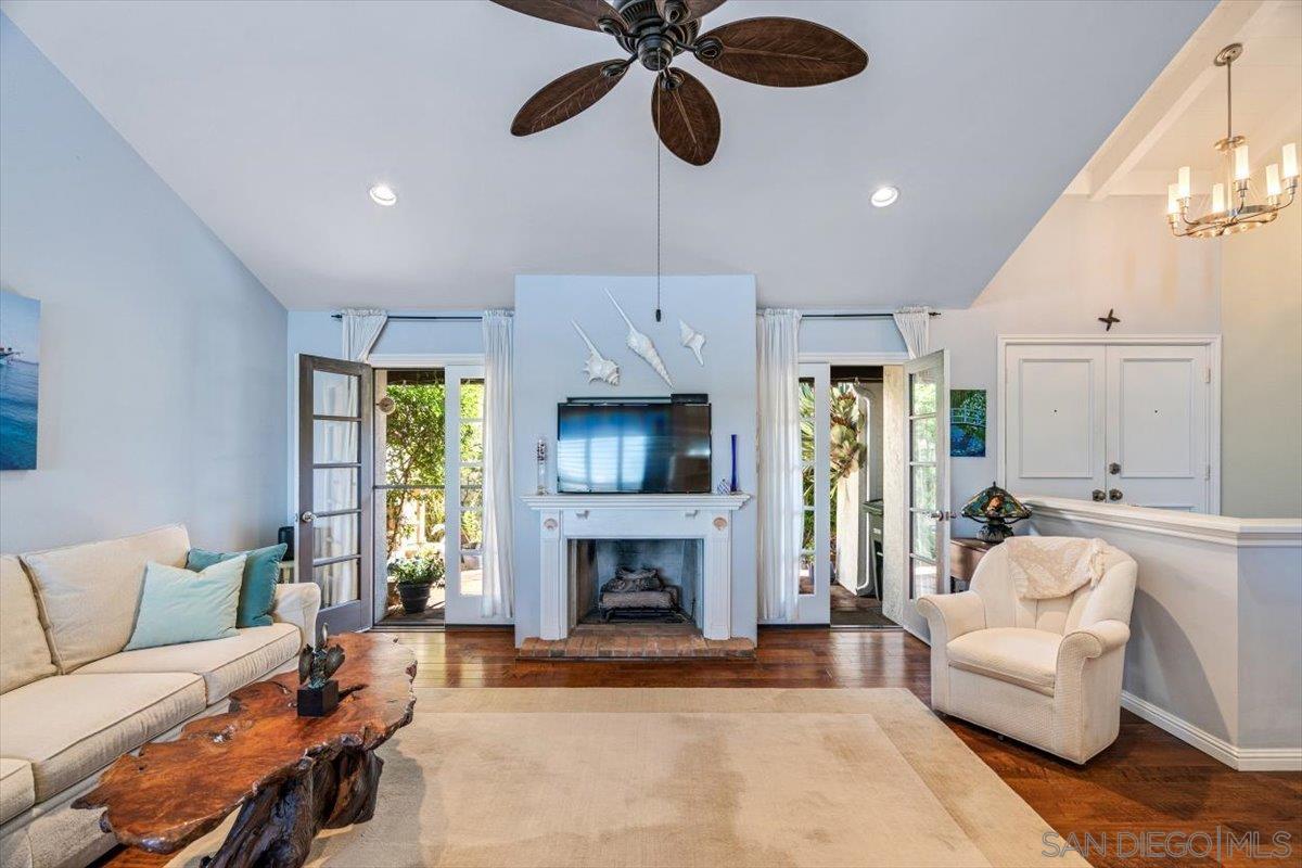 Detail Gallery Image 9 of 42 For 615  Camino Ynez, Solana Beach,  CA 92075 - 3 Beds | 2/1 Baths