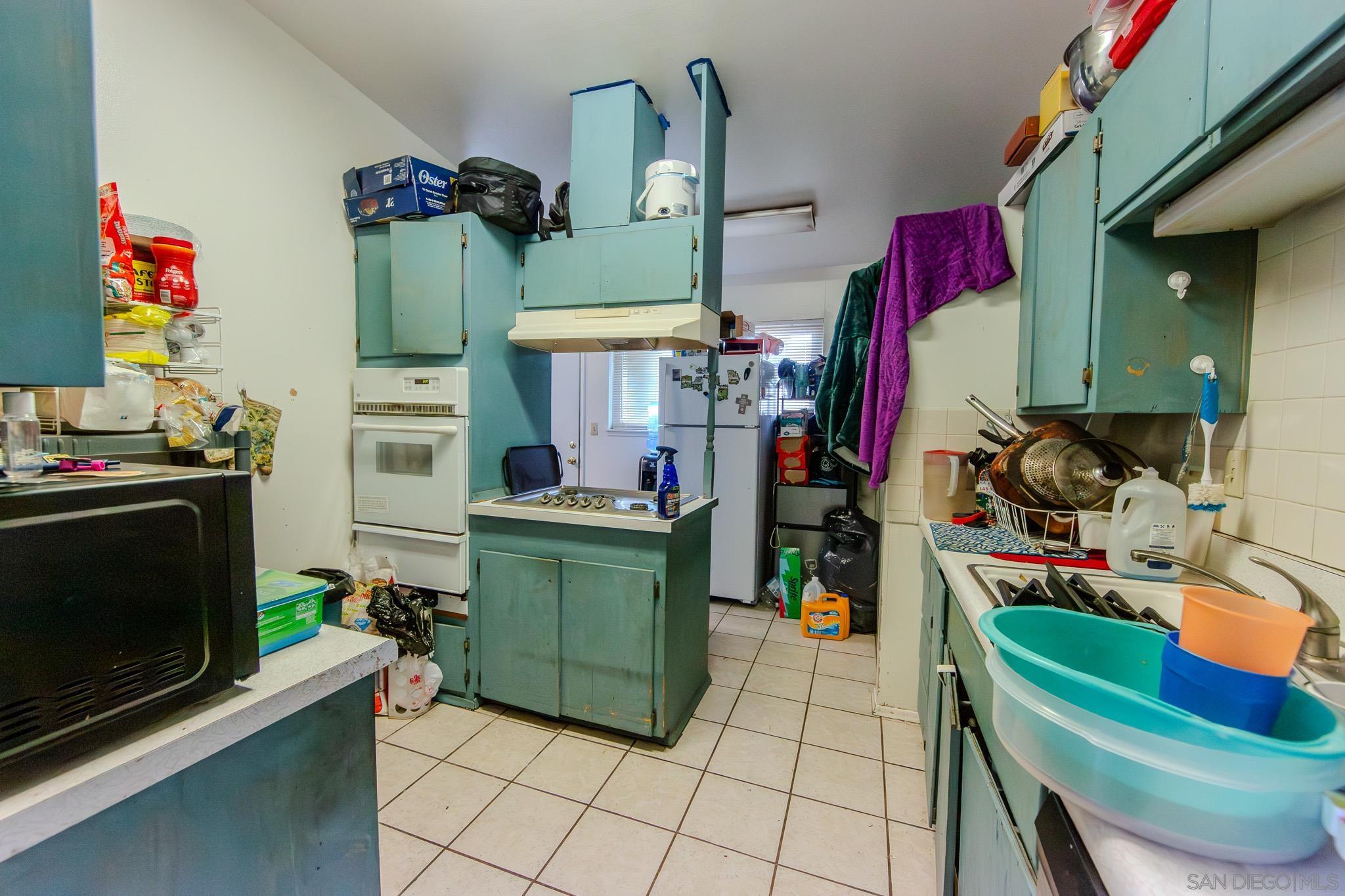 Detail Gallery Image 4 of 11 For 7535  Fulton St, San Diego,  CA 92111 - 3 Beds | 1/1 Baths