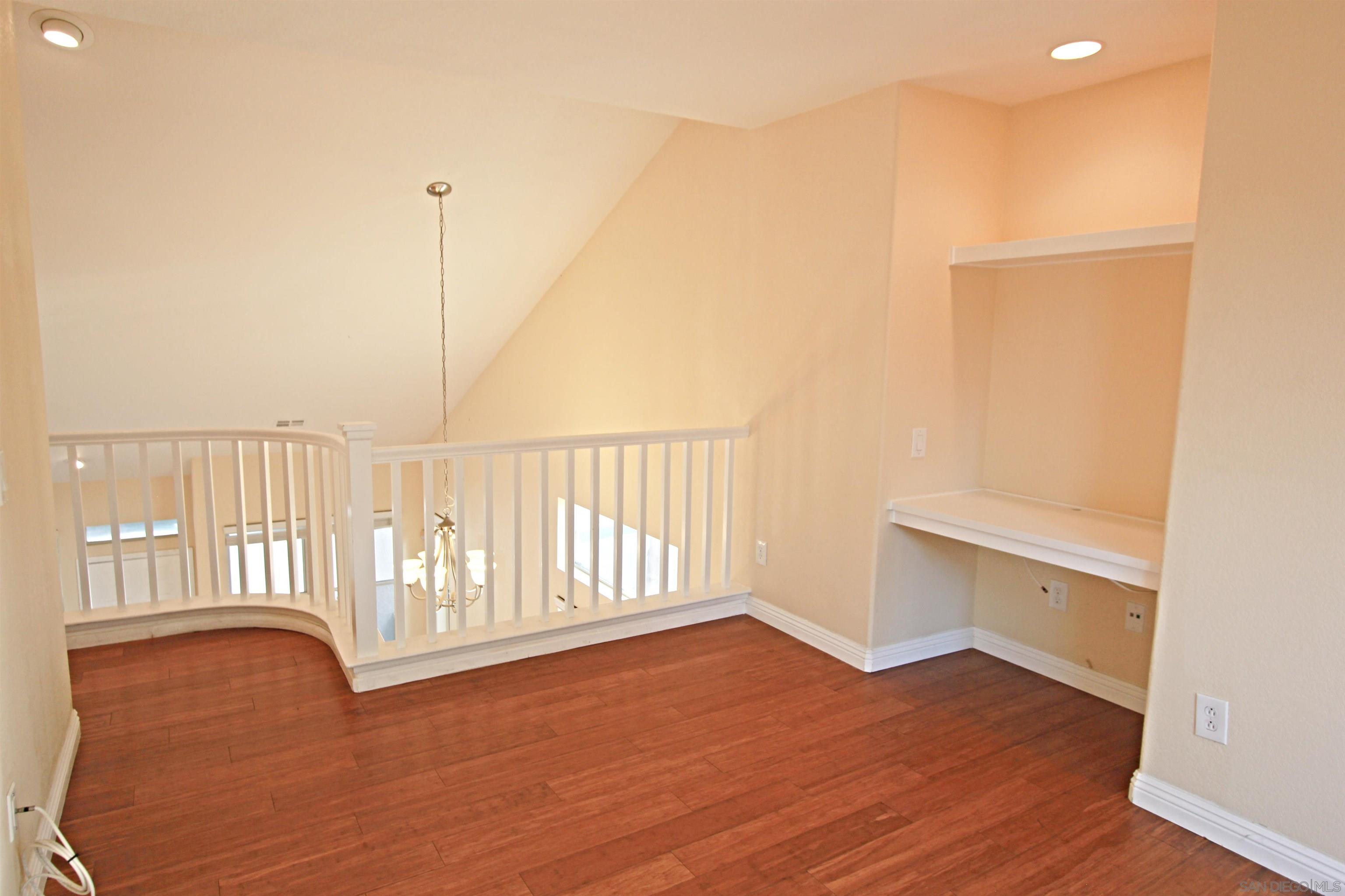 Detail Gallery Image 9 of 24 For 4065  Ivey Vista Way, Oceanside,  CA 92057 - 3 Beds | 2/1 Baths