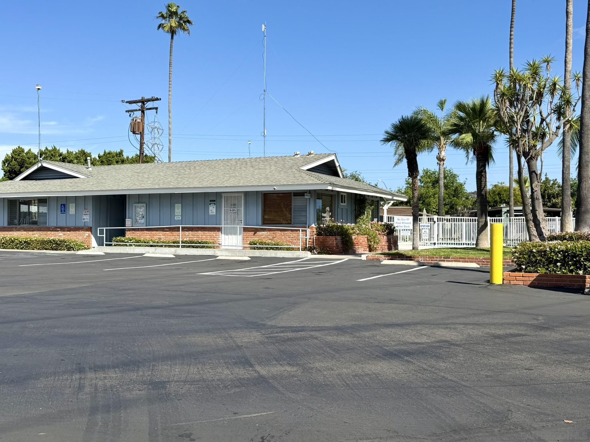 Detail Gallery Image 25 of 26 For 6460  Convoy Ct  #126,  San Diego,  CA 92117 - 2 Beds | 1 Baths