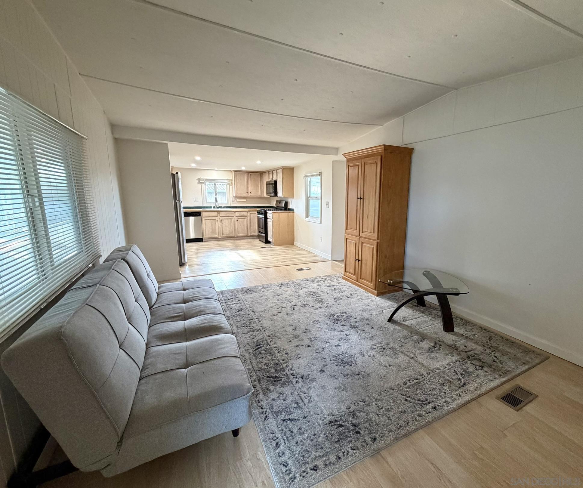 Detail Gallery Image 7 of 26 For 6460  Convoy Ct  #126,  San Diego,  CA 92117 - 2 Beds | 1 Baths