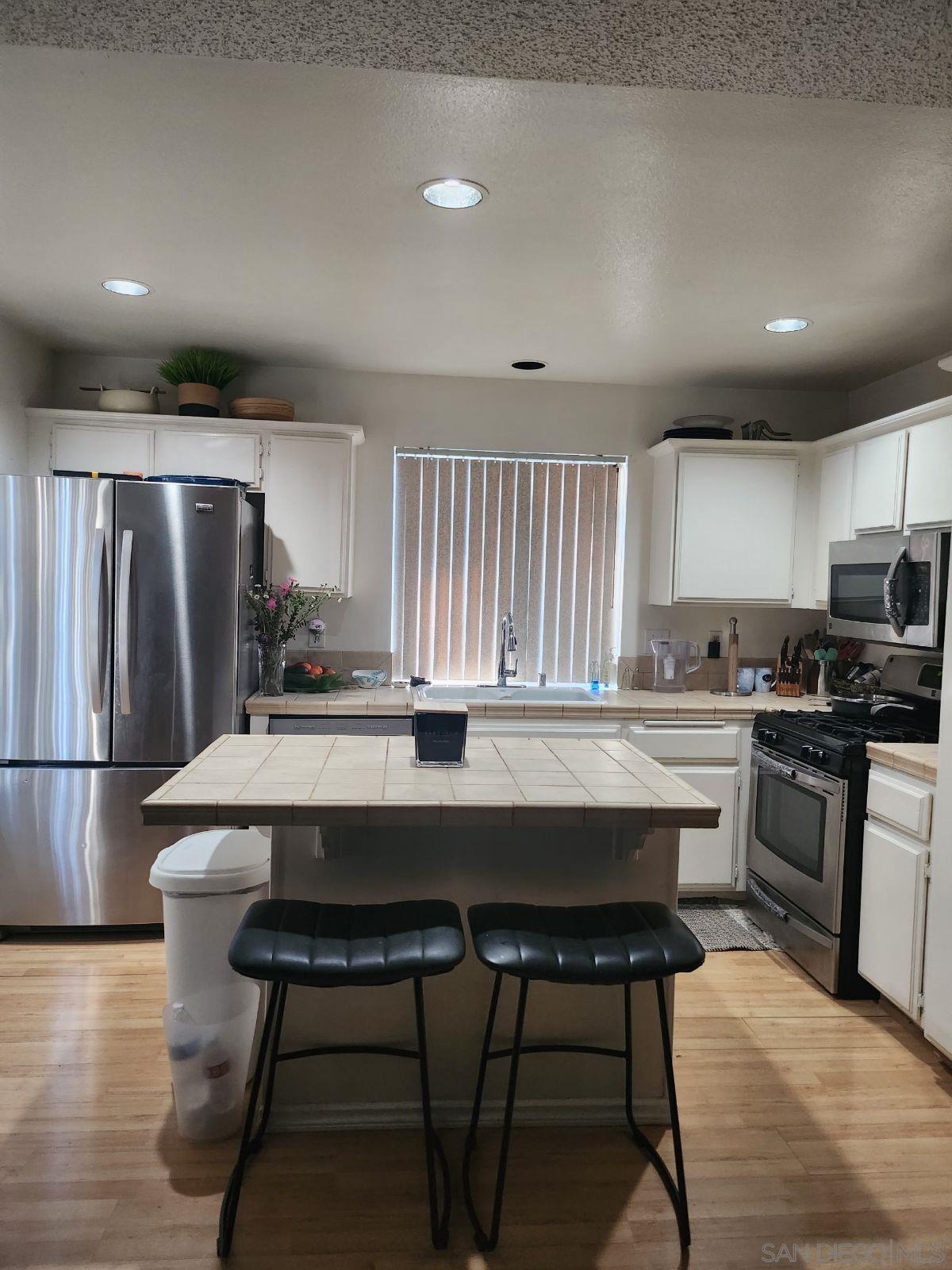 Detail Gallery Image 4 of 11 For 11220  Terra Vista Parkway  #94,  Rancho Cucamonga,  CA 91730 - 3 Beds | 2/1 Baths