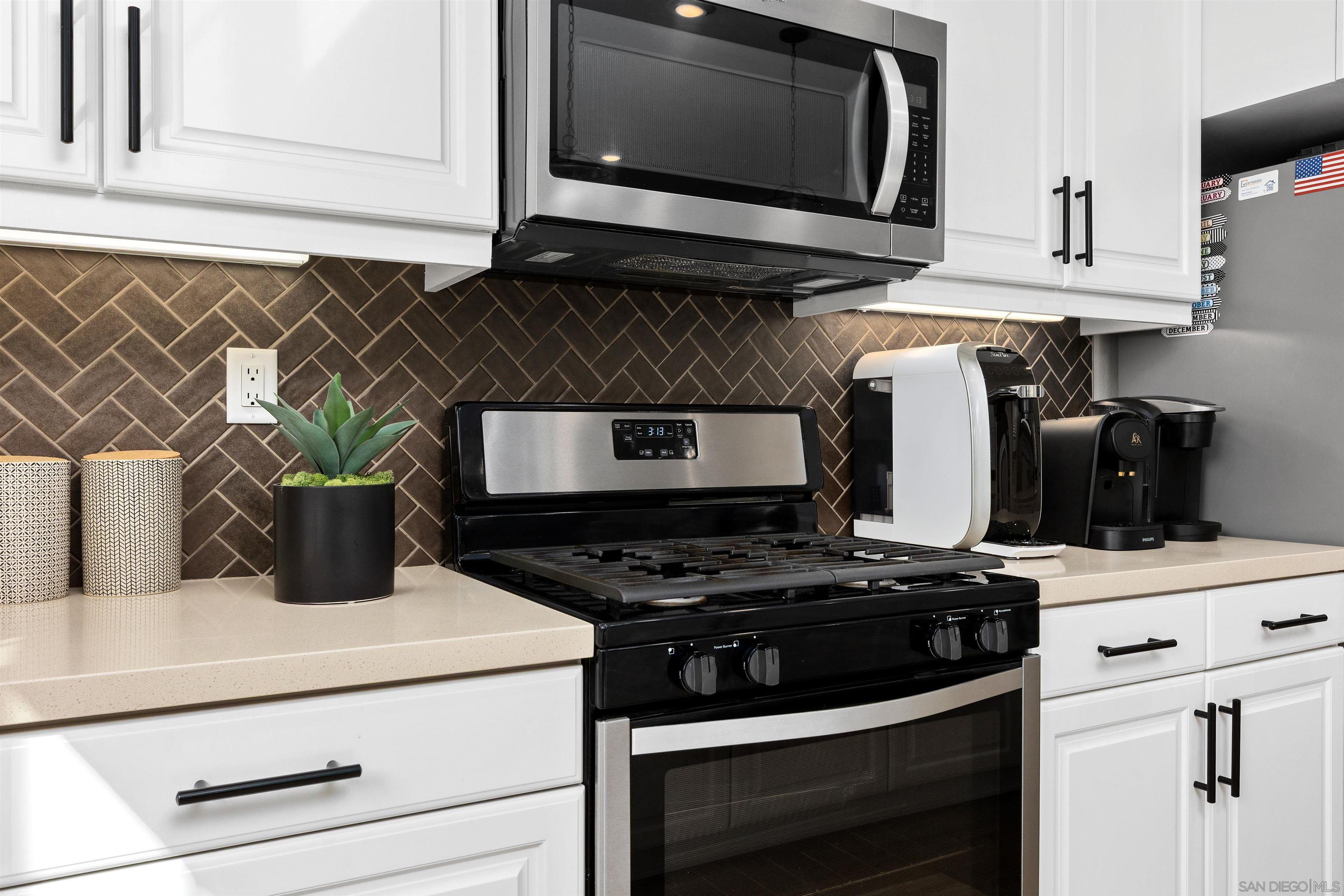 Detail Gallery Image 11 of 33 For 27746  Old Dairy Way, Valley Center,  CA 92082 - 3 Beds | 2/1 Baths