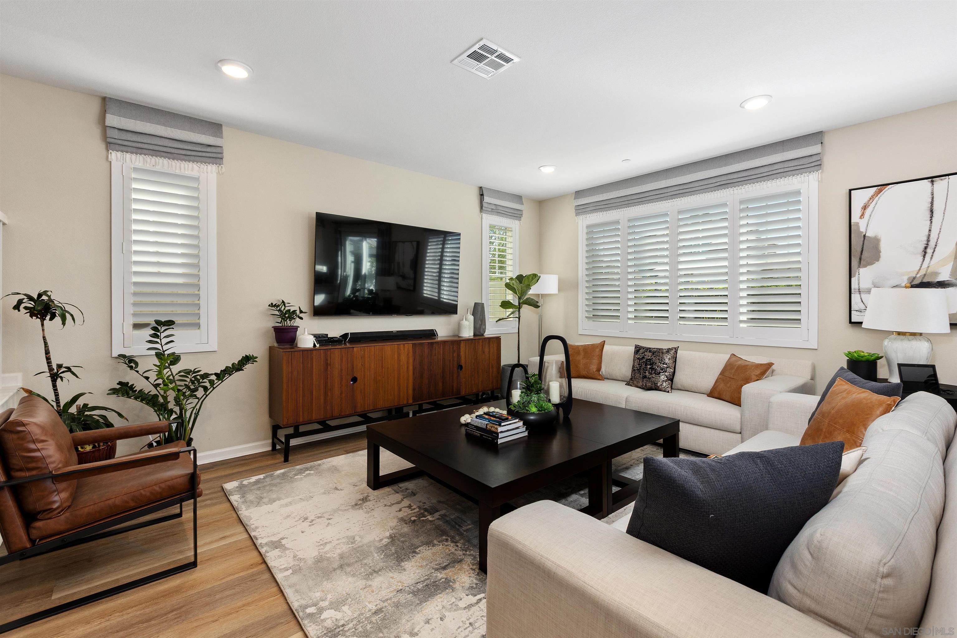 Detail Gallery Image 3 of 33 For 27746  Old Dairy Way, Valley Center,  CA 92082 - 3 Beds | 2/1 Baths