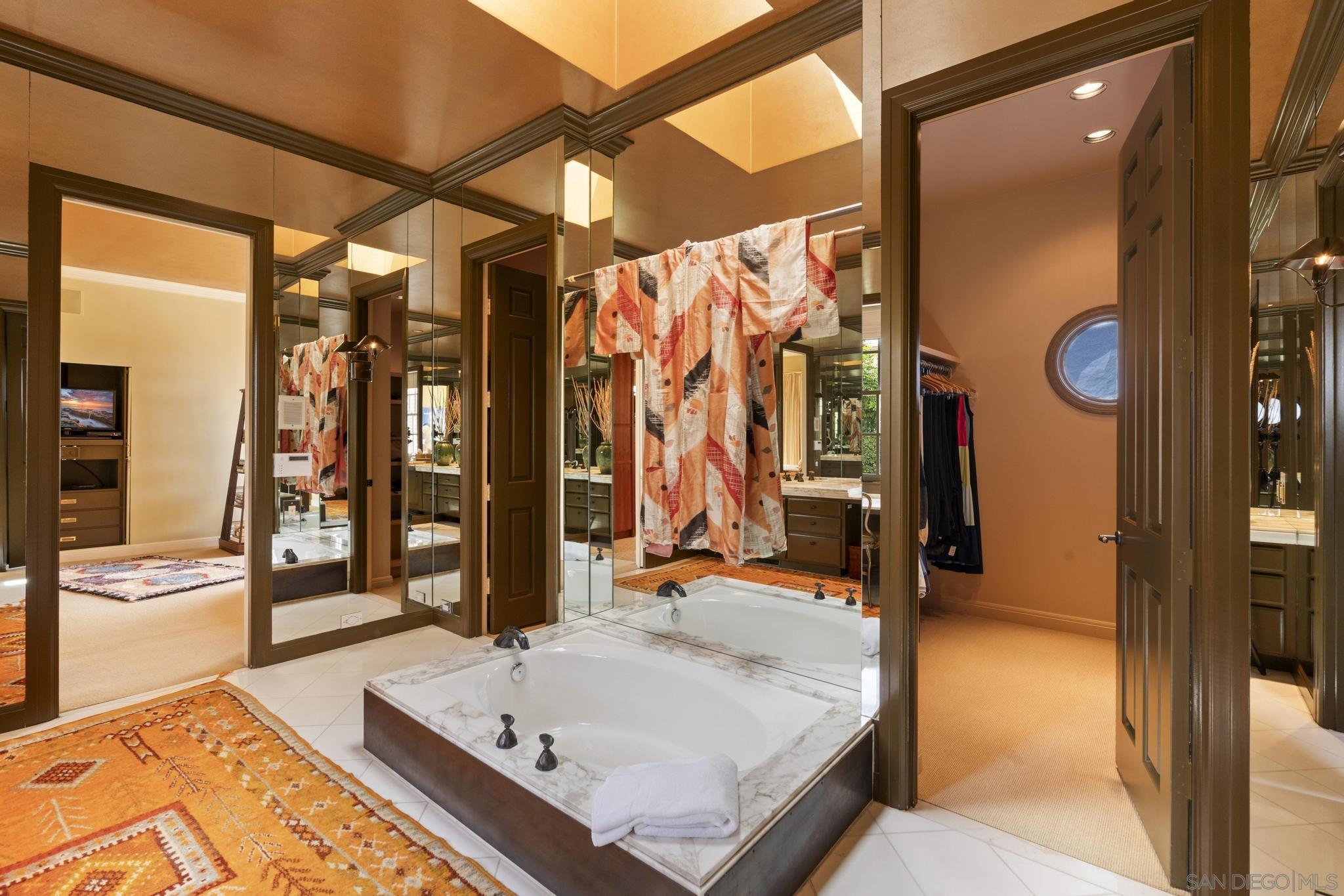 Detail Gallery Image 16 of 30 For 7612  Hillside, La Jolla,  CA 92037 - 3 Beds | 3/1 Baths