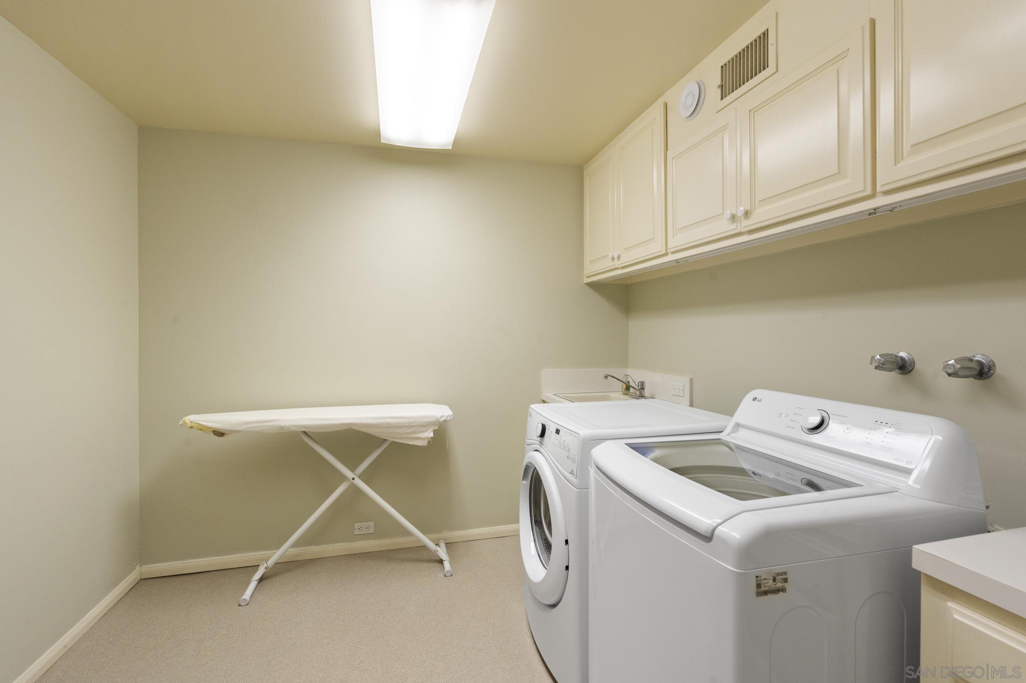 Detail Gallery Image 20 of 30 For 7612  Hillside, La Jolla,  CA 92037 - 3 Beds | 3/1 Baths