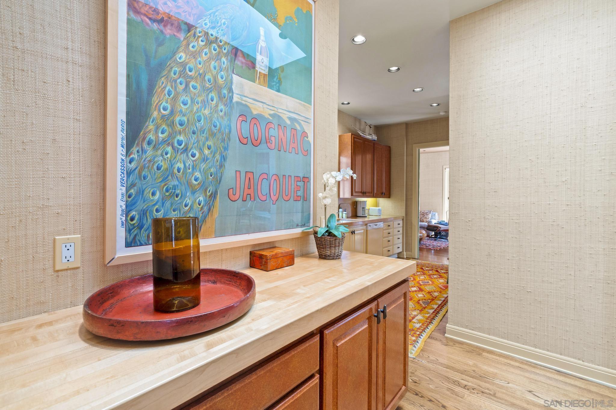 Detail Gallery Image 5 of 30 For 7612  Hillside, La Jolla,  CA 92037 - 3 Beds | 3/1 Baths