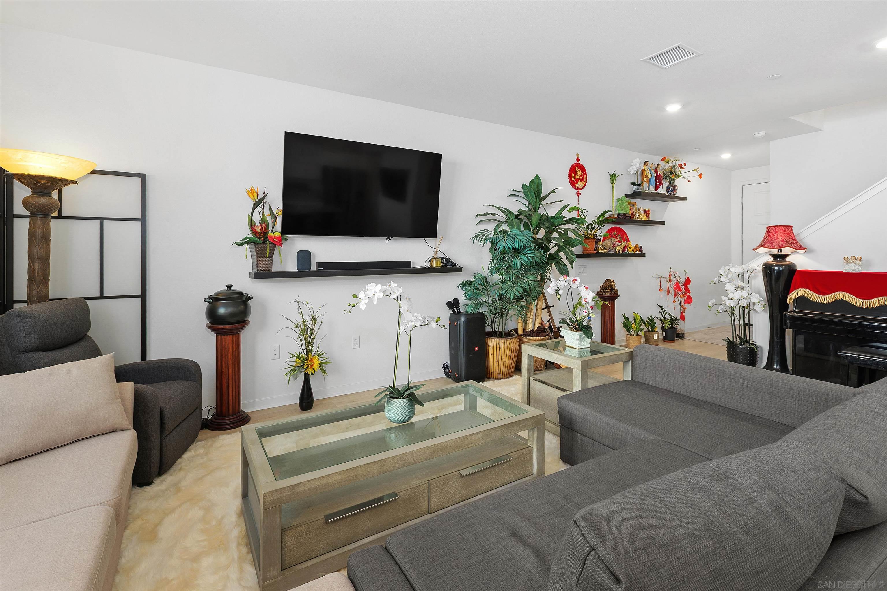 Detail Gallery Image 5 of 32 For 32612  Manhattan Ave, Winchester,  CA 92596 - 3 Beds | 2/1 Baths