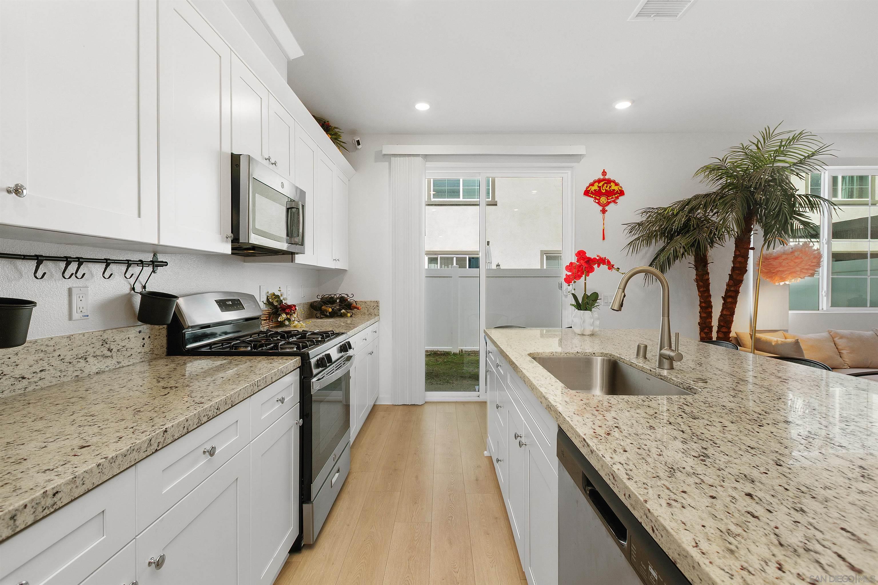 Detail Gallery Image 10 of 32 For 32612  Manhattan Ave, Winchester,  CA 92596 - 3 Beds | 2/1 Baths