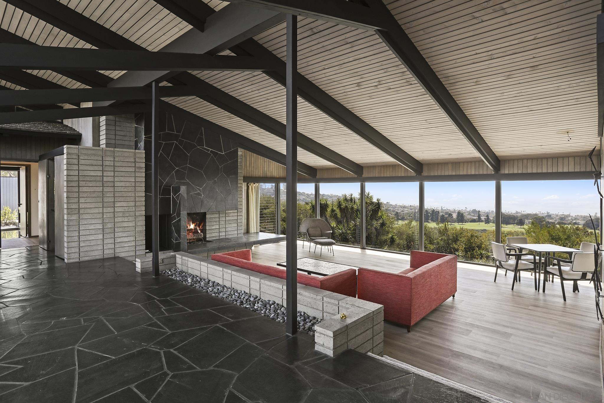 Detail Gallery Image 2 of 30 For 7105  Country Club Dr, La Jolla,  CA 92037 - 3 Beds | 2/1 Baths