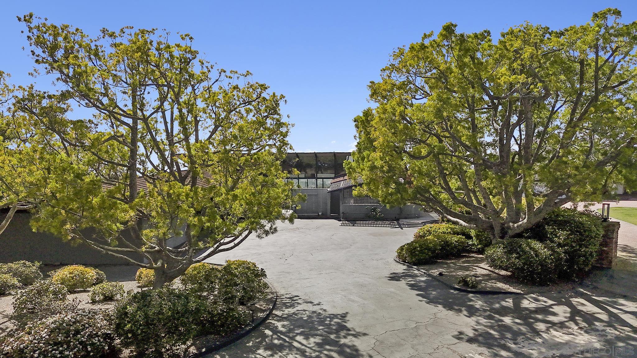 Detail Gallery Image 26 of 30 For 7105  Country Club Dr, La Jolla,  CA 92037 - 3 Beds | 2/1 Baths