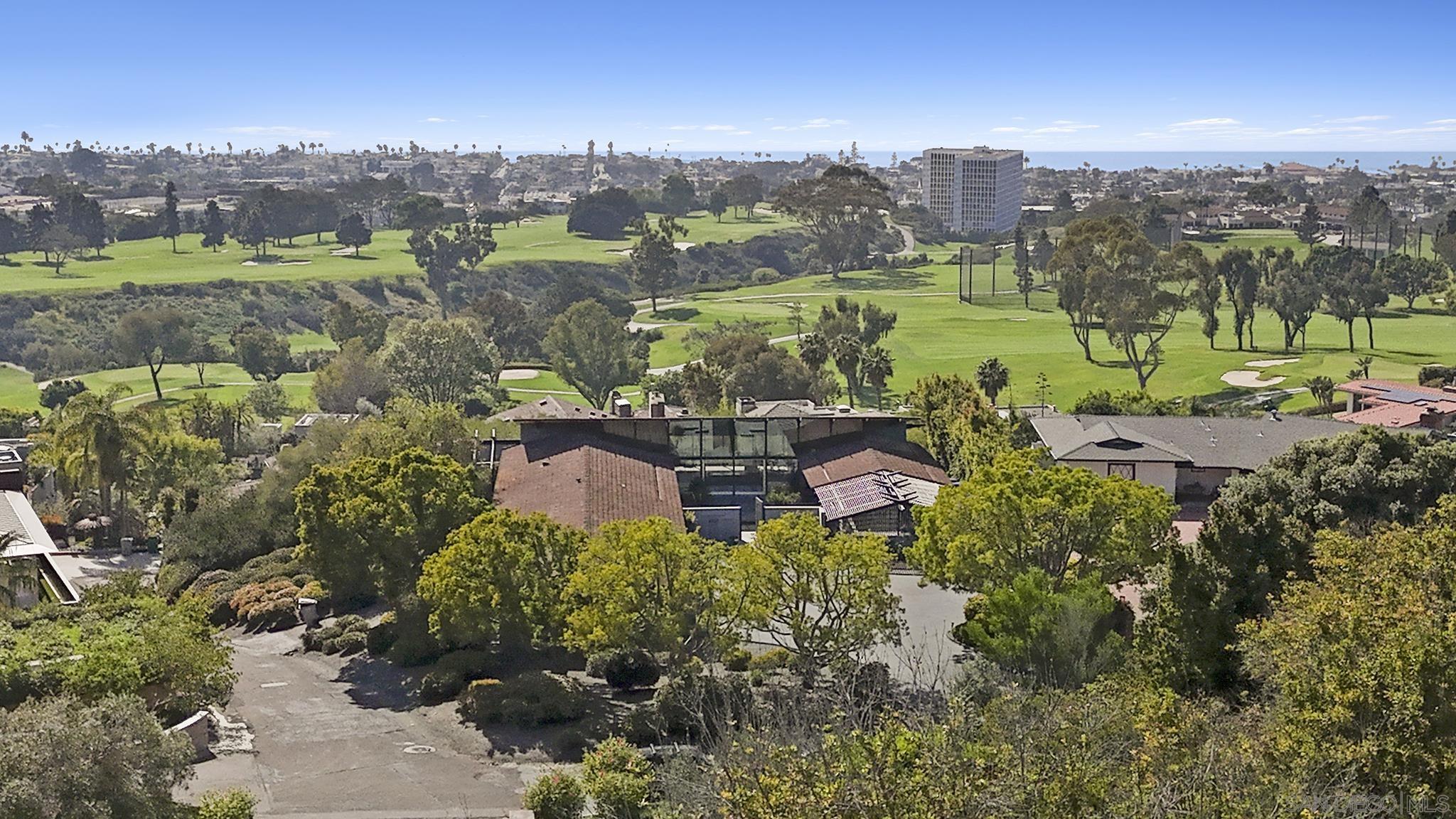 Detail Gallery Image 27 of 30 For 7105  Country Club Dr, La Jolla,  CA 92037 - 3 Beds | 2/1 Baths