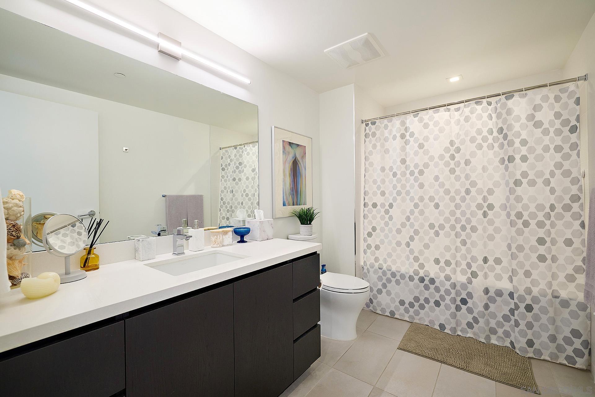 Detail Gallery Image 15 of 59 For 1388  Kettner Blvd  #1509,  San Diego,  CA 92101 - 2 Beds | 2 Baths
