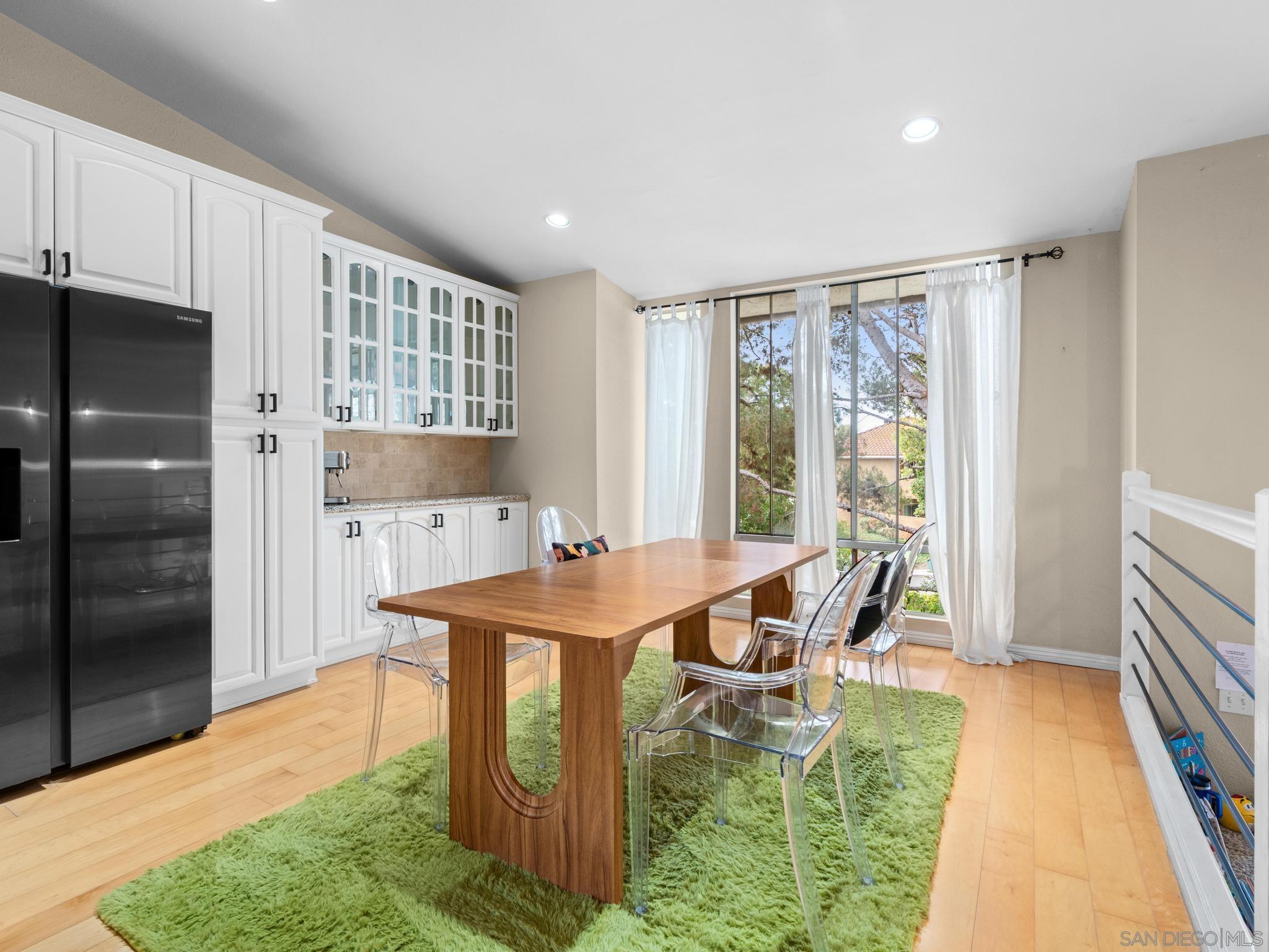 Detail Gallery Image 12 of 37 For 2400  Altisma Way  #B,  Carlsbad,  CA 92009 - 2 Beds | 2 Baths