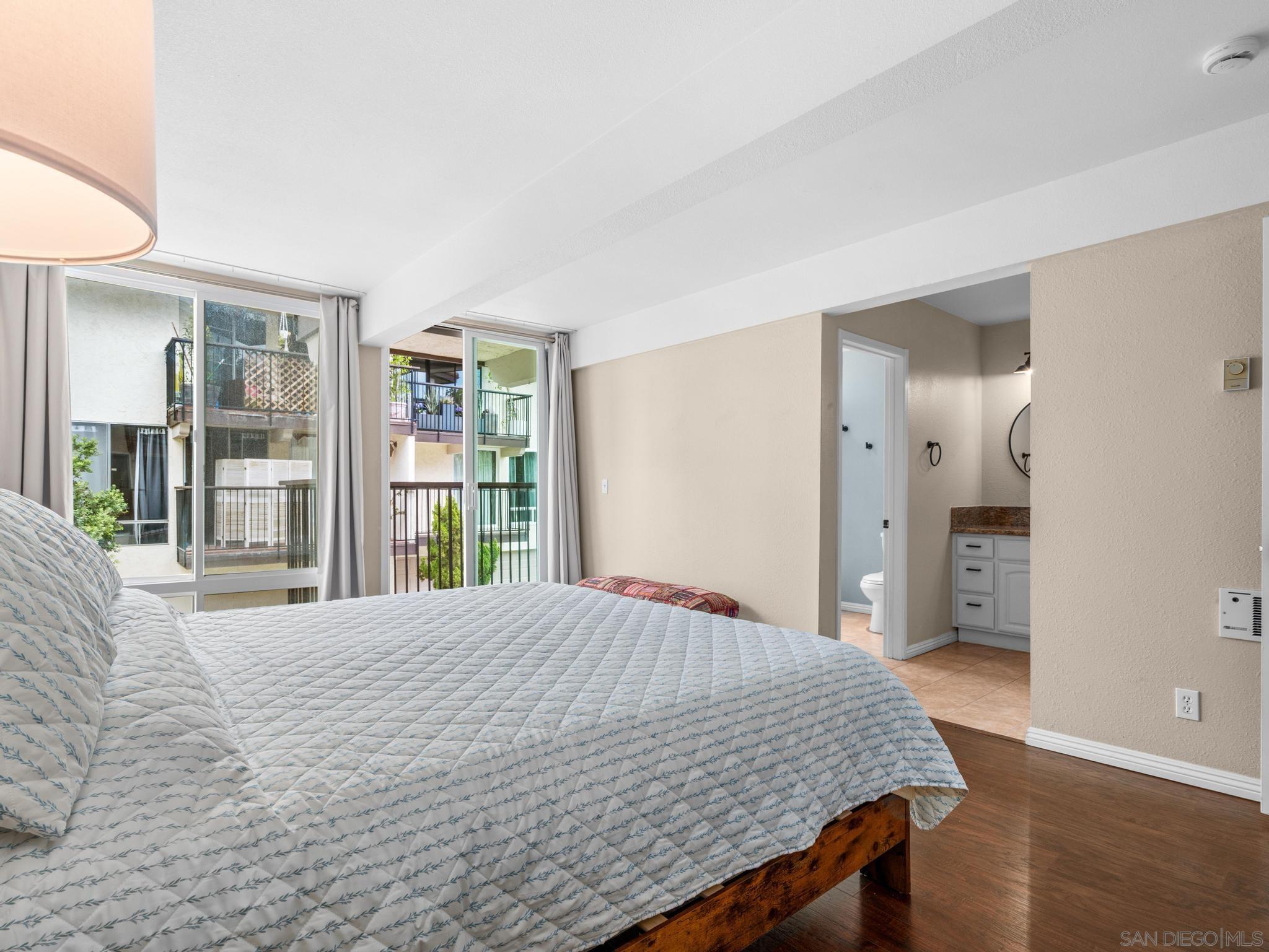 Detail Gallery Image 15 of 37 For 2400  Altisma Way  #B,  Carlsbad,  CA 92009 - 2 Beds | 2 Baths