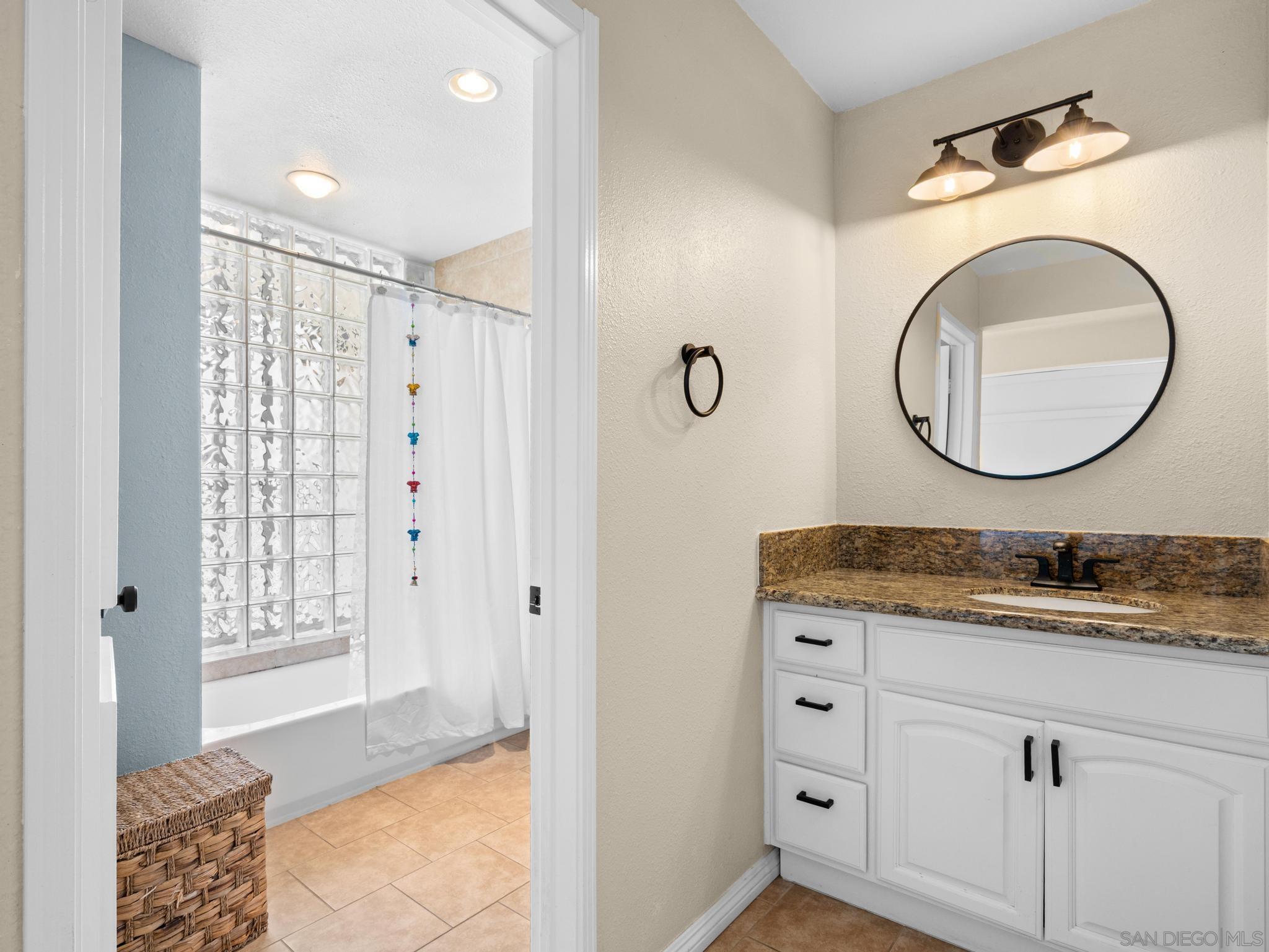 Detail Gallery Image 16 of 37 For 2400  Altisma Way  #B,  Carlsbad,  CA 92009 - 2 Beds | 2 Baths
