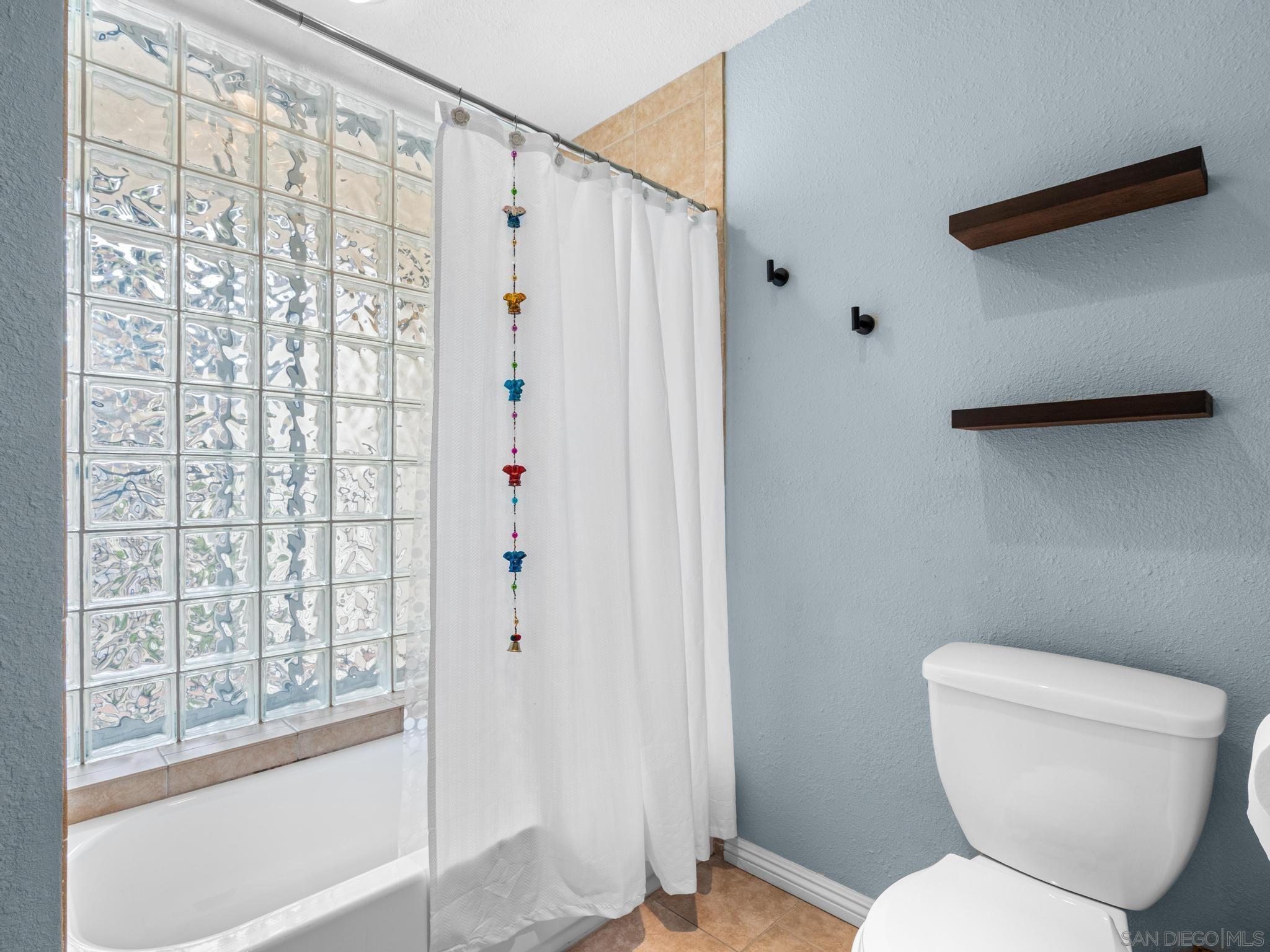 Detail Gallery Image 17 of 37 For 2400  Altisma Way  #B,  Carlsbad,  CA 92009 - 2 Beds | 2 Baths