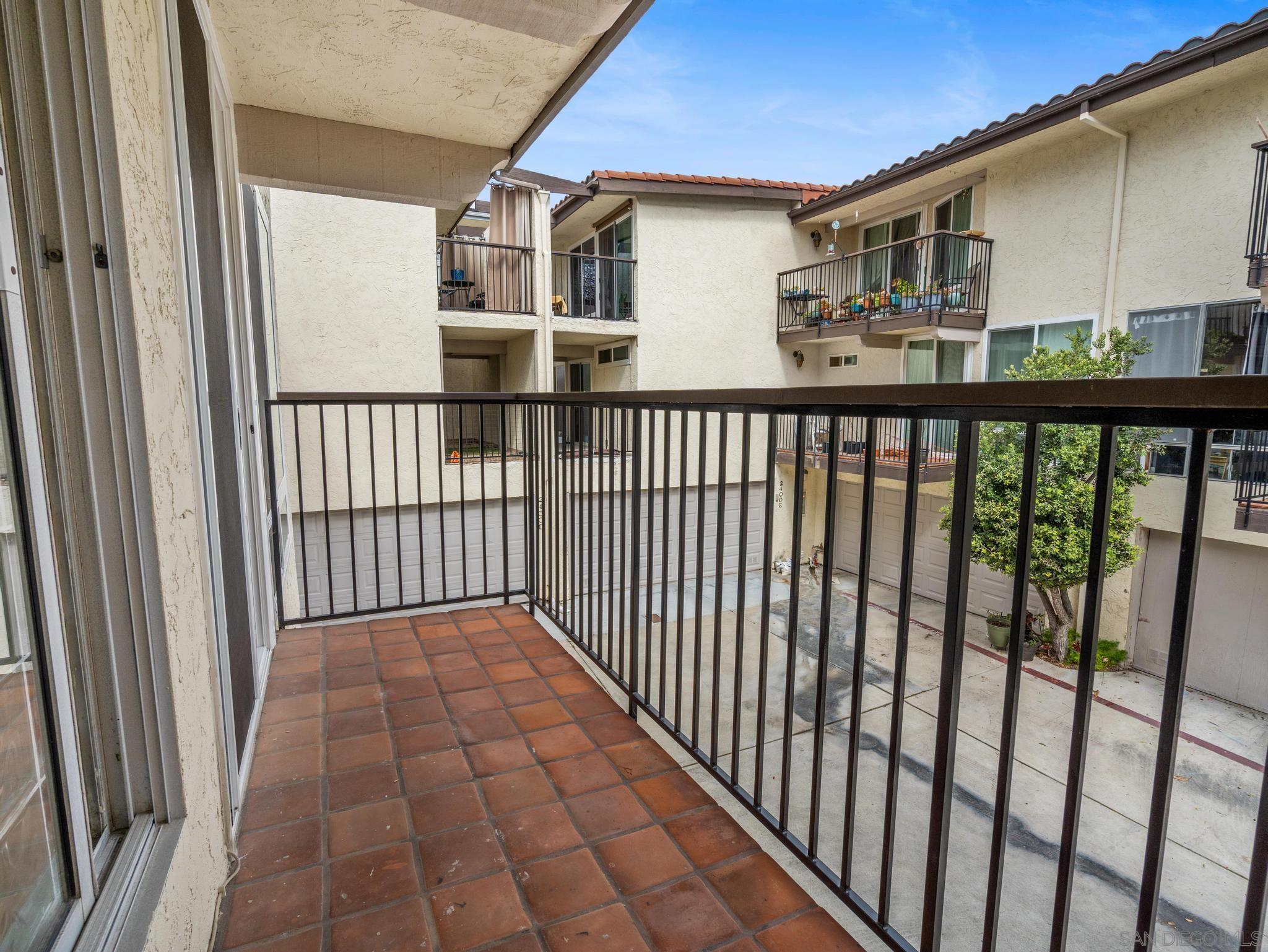 Detail Gallery Image 19 of 37 For 2400  Altisma Way  #B,  Carlsbad,  CA 92009 - 2 Beds | 2 Baths