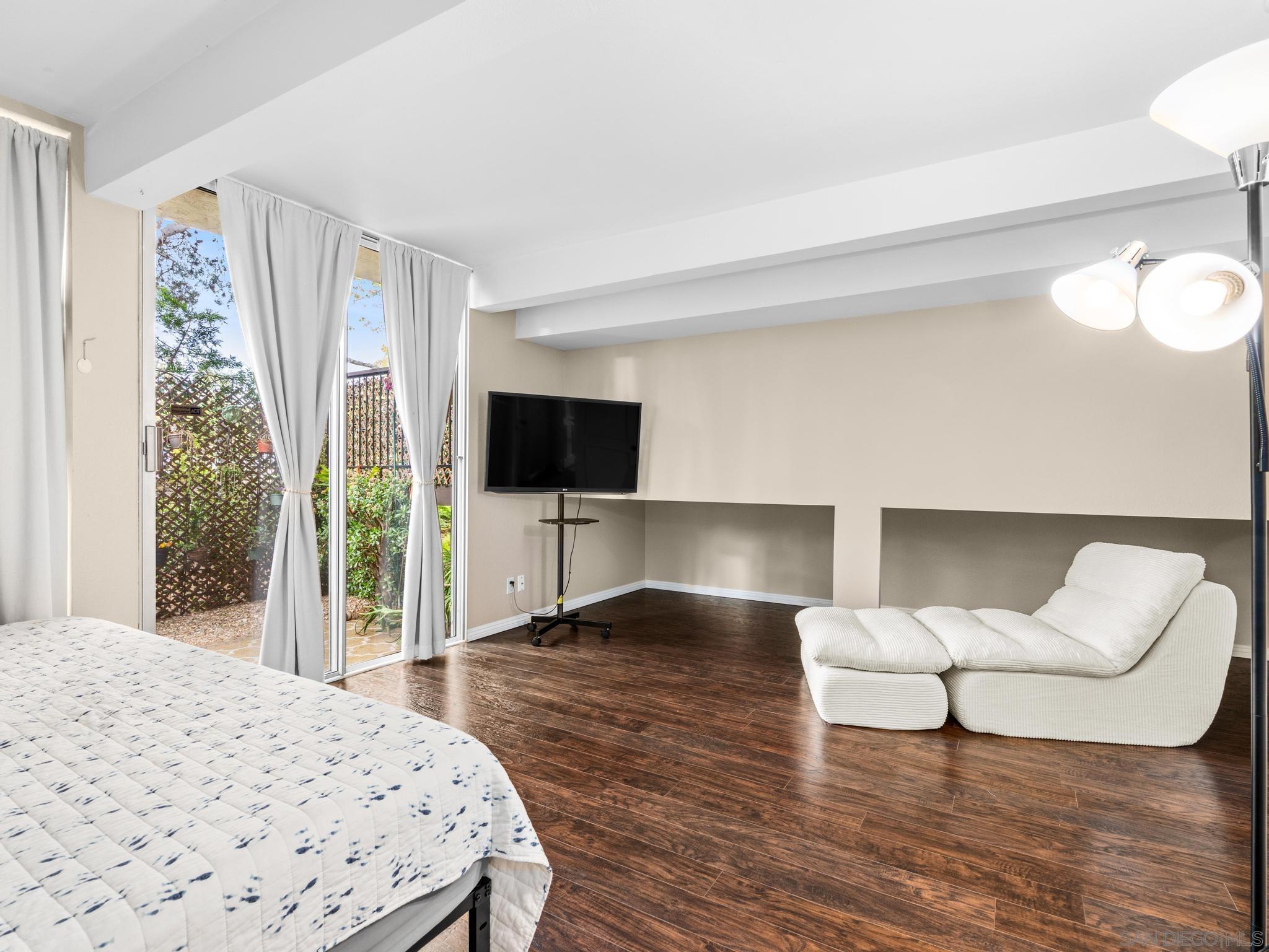 Detail Gallery Image 23 of 37 For 2400  Altisma Way  #B,  Carlsbad,  CA 92009 - 2 Beds | 2 Baths