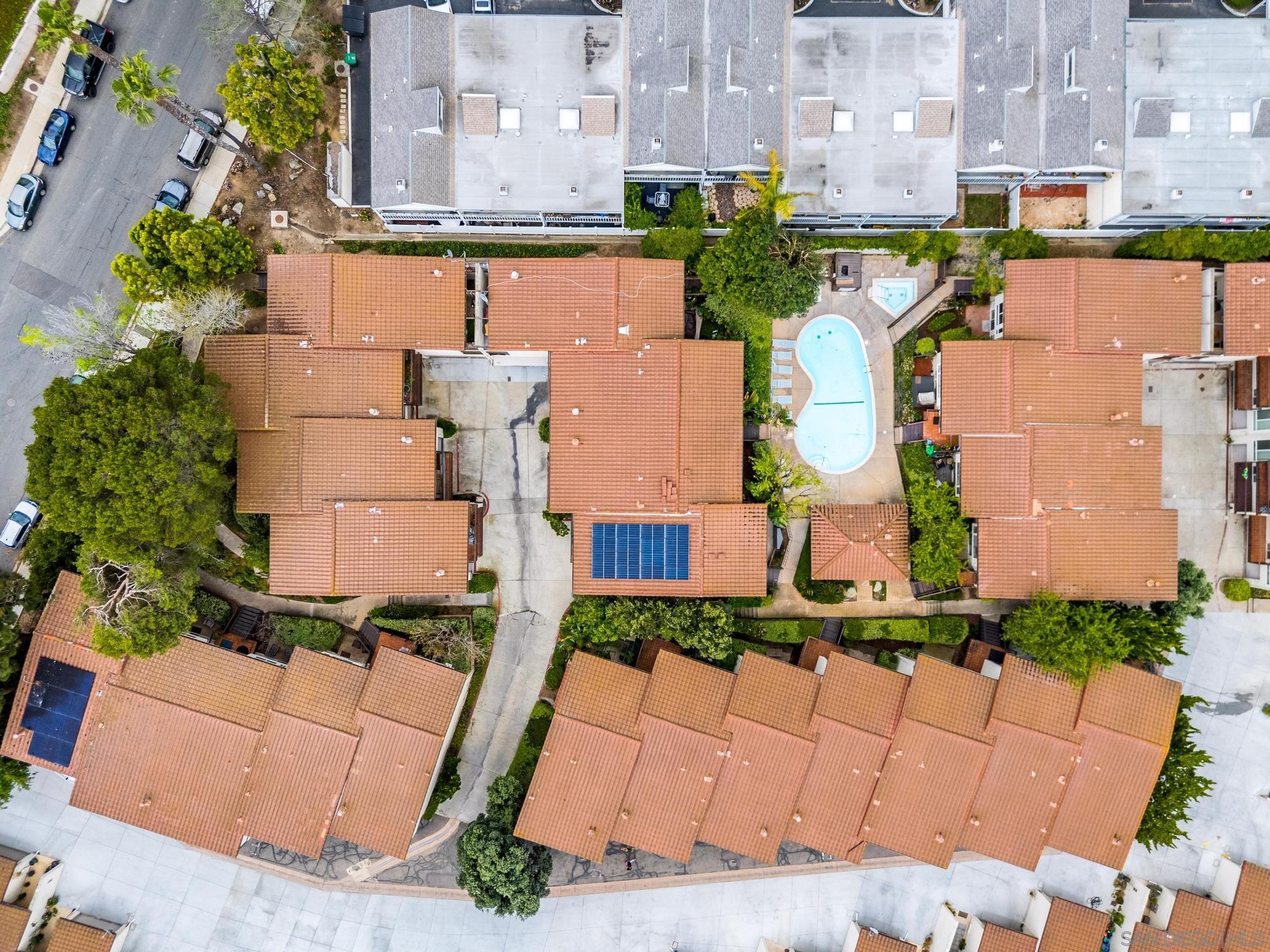 Detail Gallery Image 33 of 37 For 2400  Altisma Way  #B,  Carlsbad,  CA 92009 - 2 Beds | 2 Baths