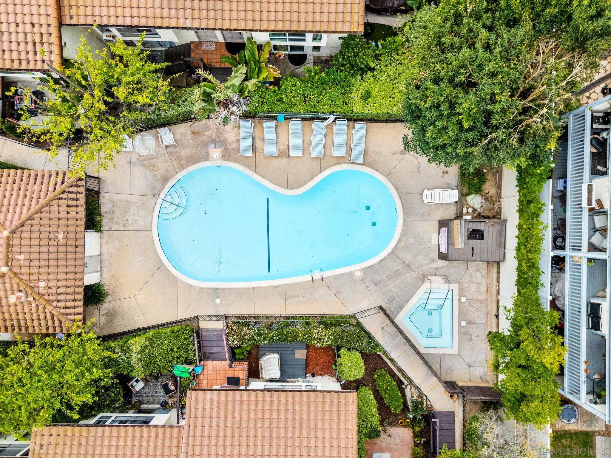 Detail Gallery Image 34 of 37 For 2400  Altisma Way  #B,  Carlsbad,  CA 92009 - 2 Beds | 2 Baths