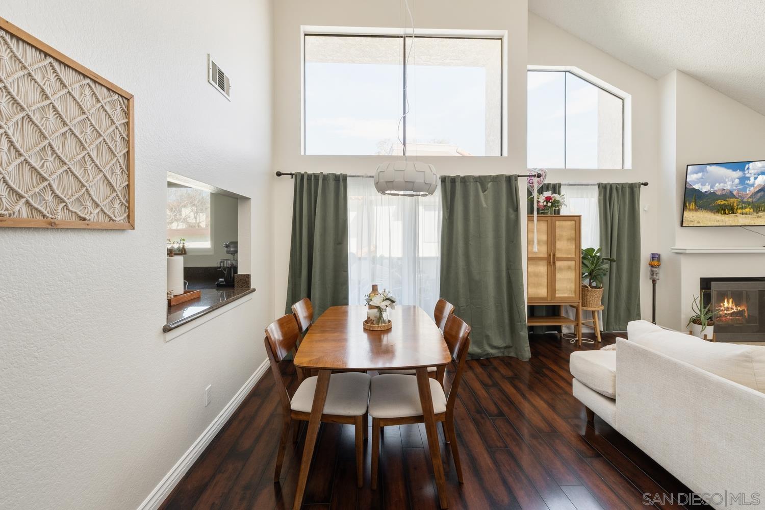 Detail Gallery Image 12 of 51 For 895  Connors Ct, Claremont,  CA 91711 - 2 Beds | 2 Baths