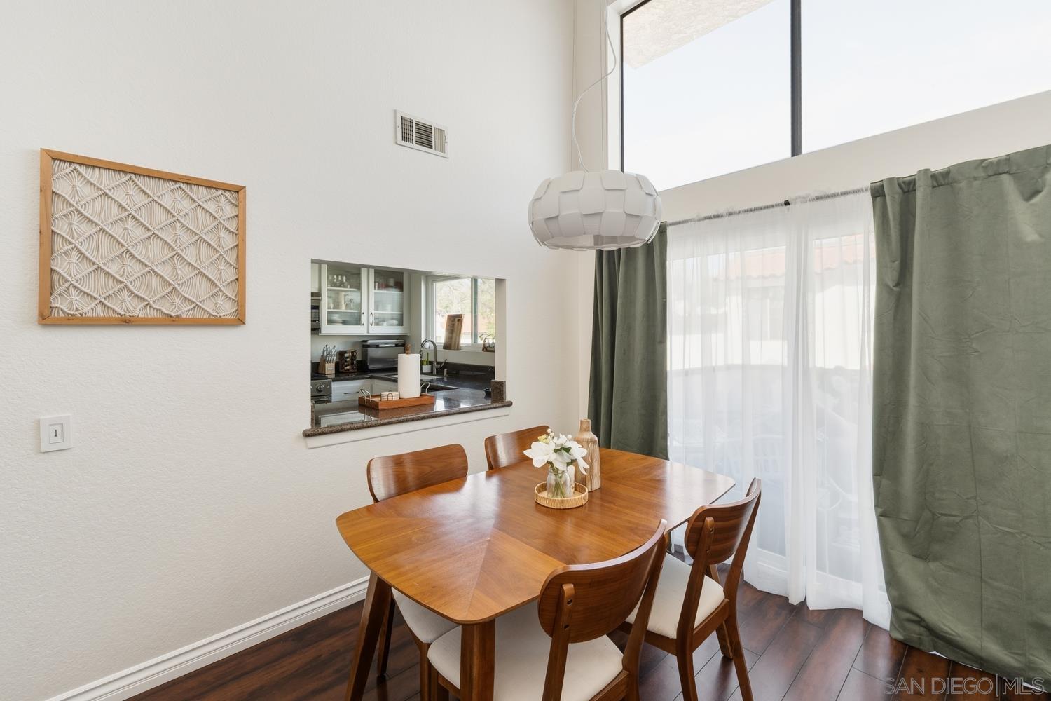 Detail Gallery Image 14 of 51 For 895  Connors Ct, Claremont,  CA 91711 - 2 Beds | 2 Baths