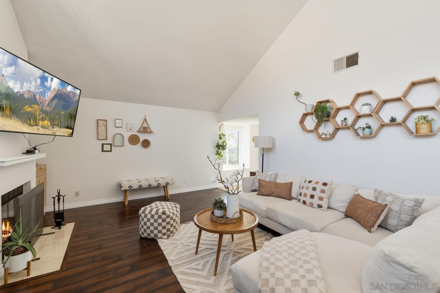 Detail Gallery Image 3 of 51 For 895  Connors Ct, Claremont,  CA 91711 - 2 Beds | 2 Baths