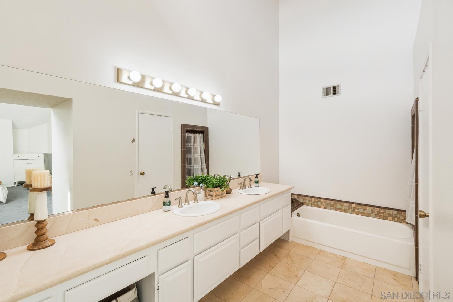Detail Gallery Image 23 of 51 For 895  Connors Ct, Claremont,  CA 91711 - 2 Beds | 2 Baths