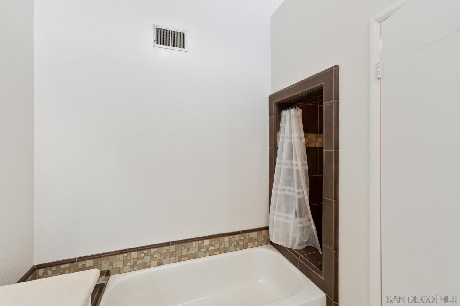 Detail Gallery Image 24 of 51 For 895  Connors Ct, Claremont,  CA 91711 - 2 Beds | 2 Baths