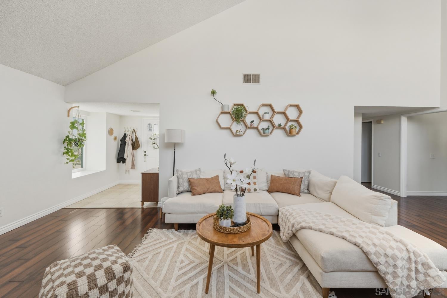 Detail Gallery Image 5 of 51 For 895  Connors Ct, Claremont,  CA 91711 - 2 Beds | 2 Baths