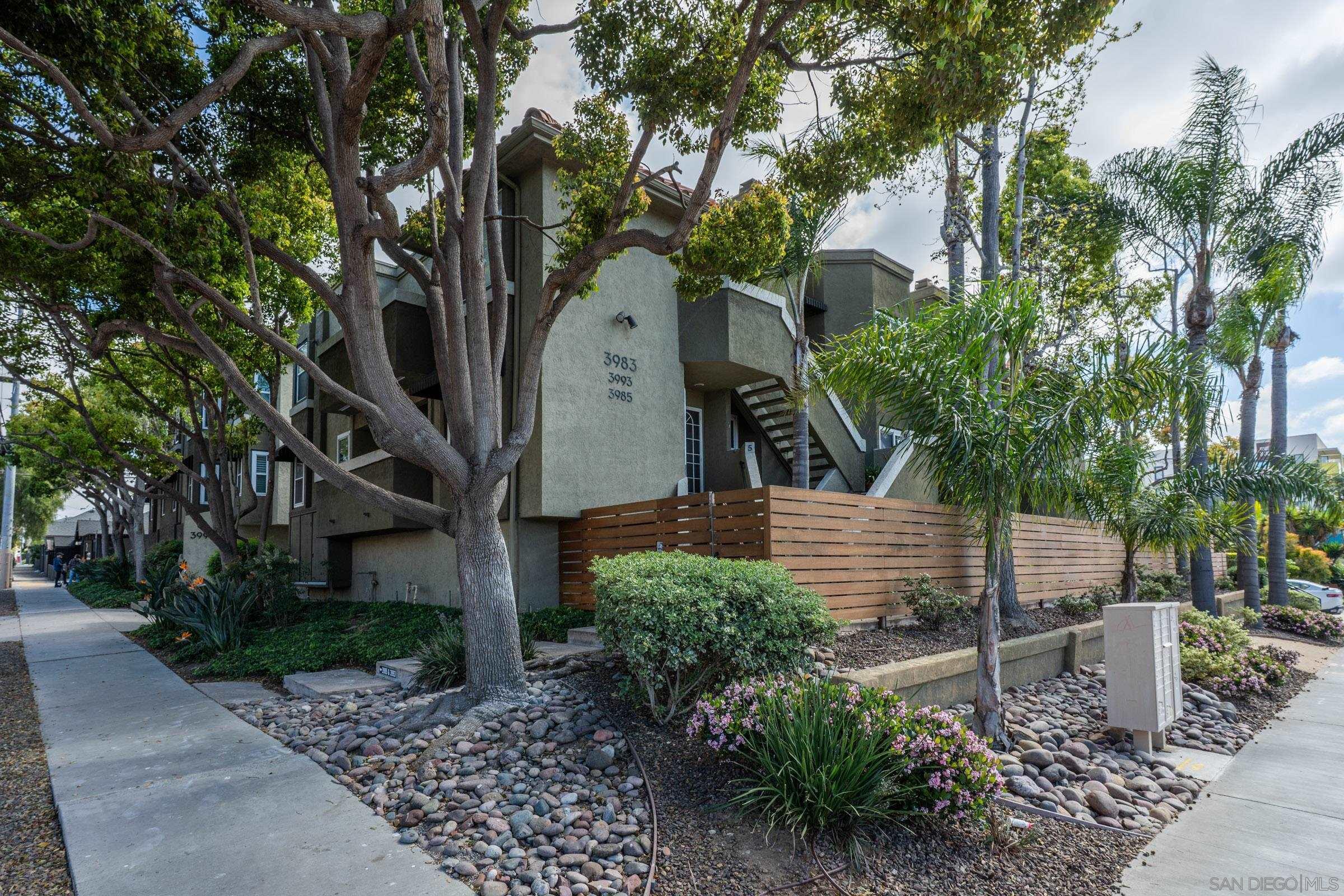 Detail Gallery Image 2 of 40 For 3983  Normal St.  1, San Diego,  CA 92103 - 2 Beds | 2 Baths