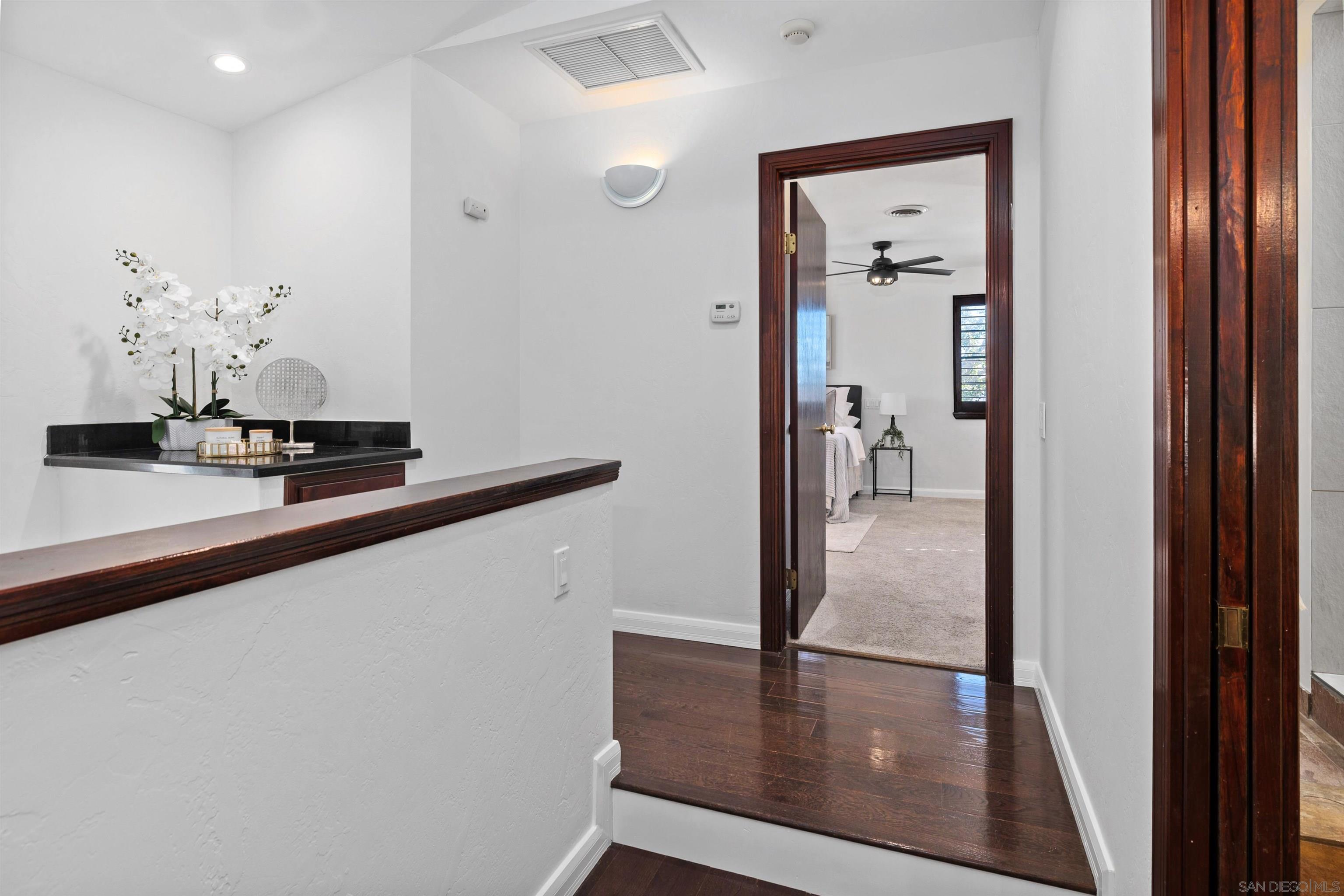 Detail Gallery Image 19 of 39 For 1564  Reed Ave, San Diego,  CA 92109 - 3 Beds | 2 Baths