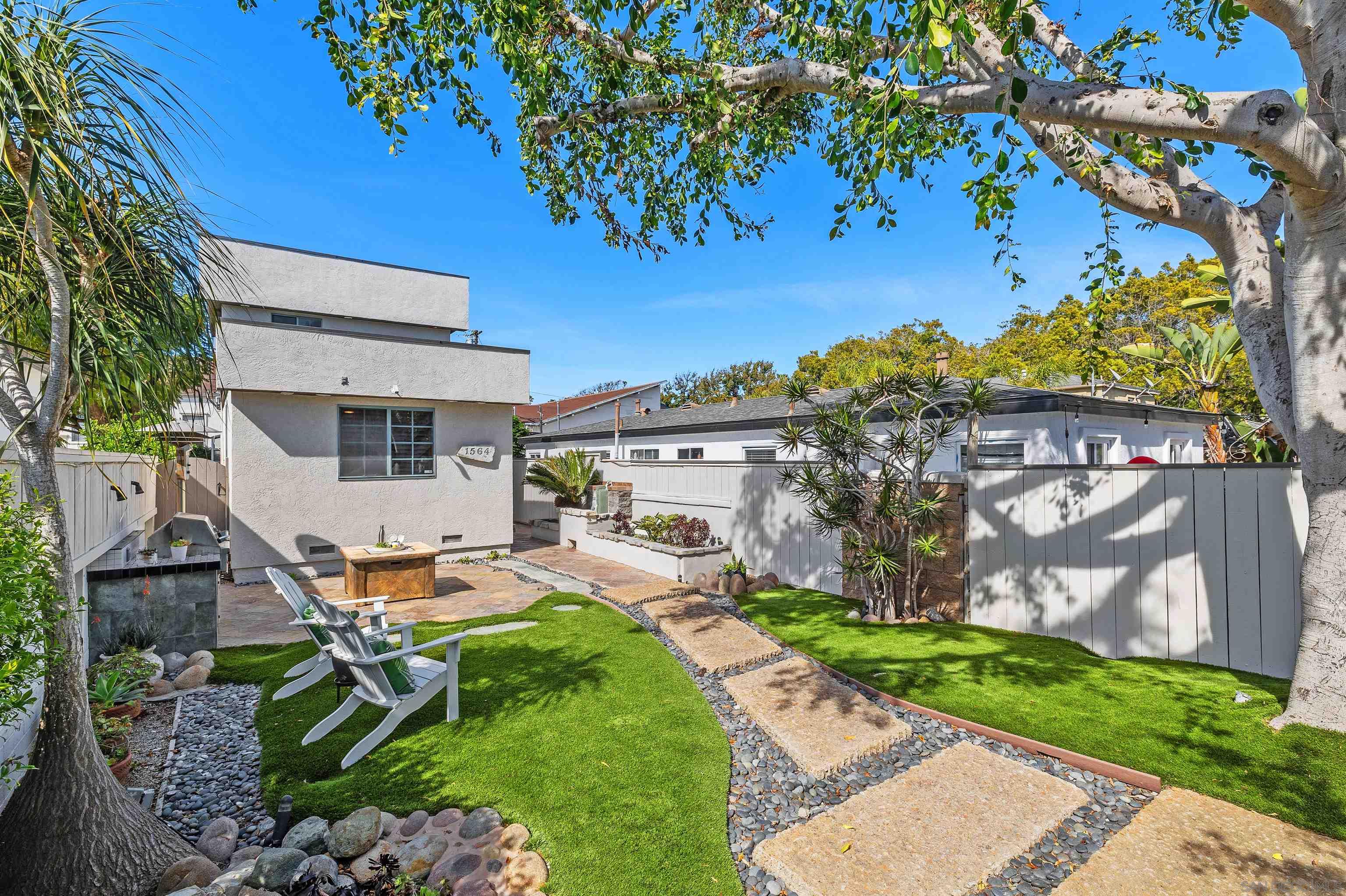 Detail Gallery Image 4 of 39 For 1564  Reed Ave, San Diego,  CA 92109 - 3 Beds | 2 Baths