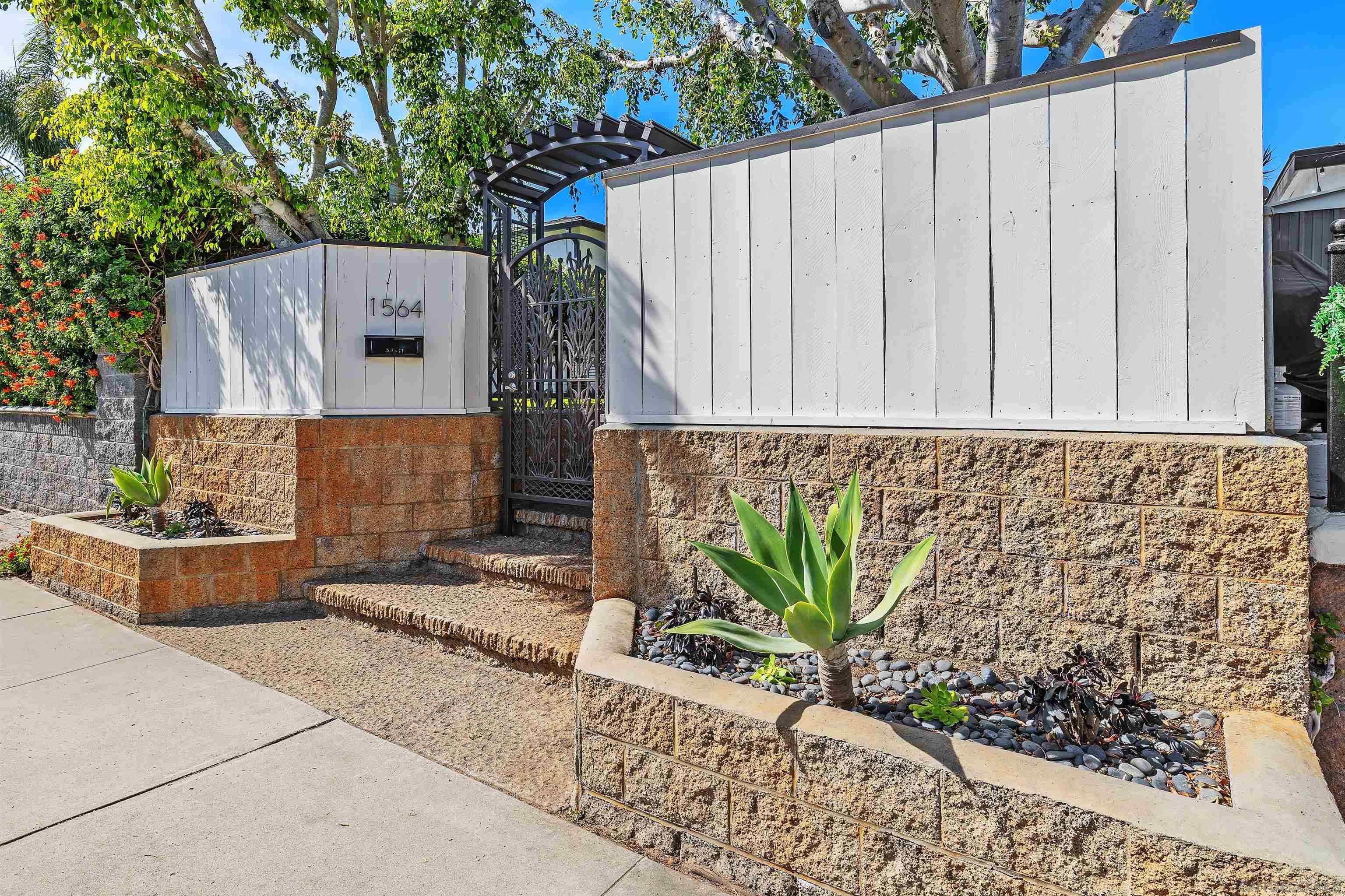 Detail Gallery Image 35 of 39 For 1564  Reed Ave, San Diego,  CA 92109 - 3 Beds | 2 Baths