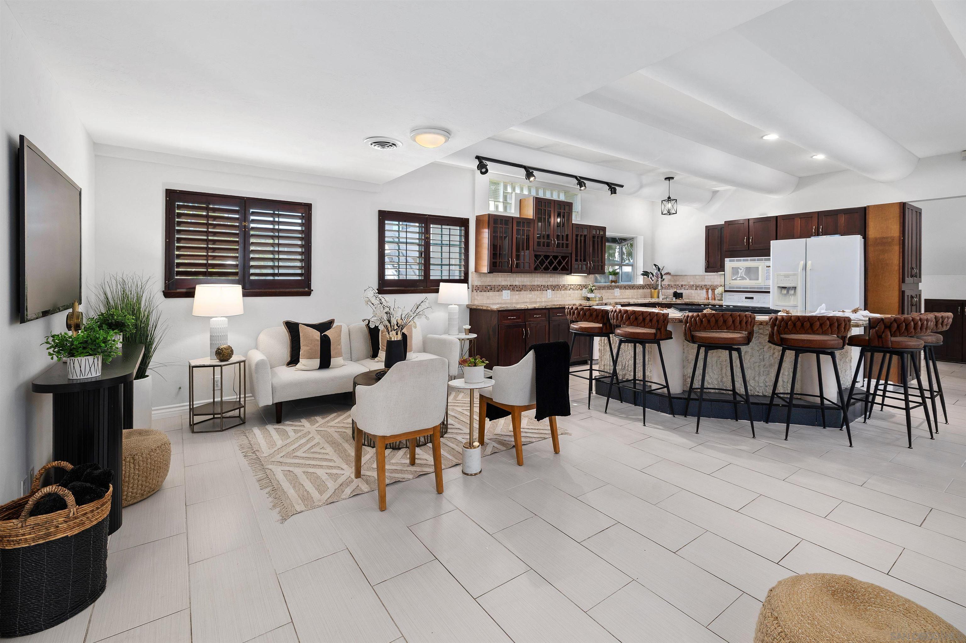 Detail Gallery Image 6 of 39 For 1564  Reed Ave, San Diego,  CA 92109 - 3 Beds | 2 Baths