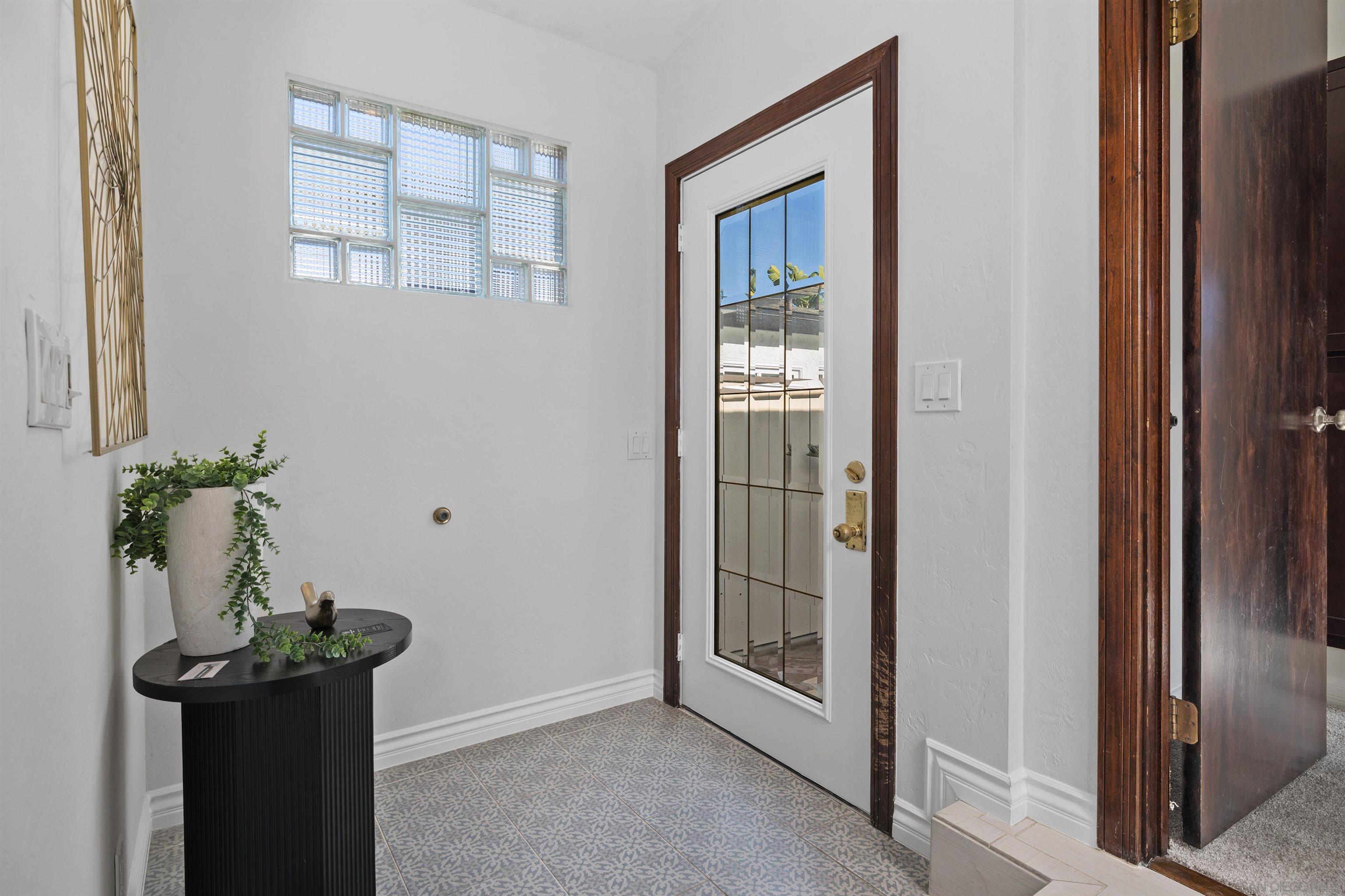 Detail Gallery Image 8 of 39 For 1564  Reed Ave, San Diego,  CA 92109 - 3 Beds | 2 Baths