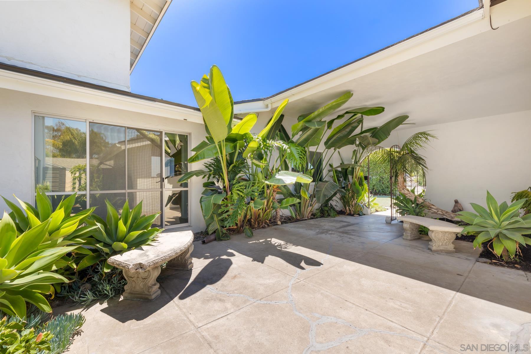 Detail Gallery Image 9 of 75 For 5996  Bounty Street, San Diego,  CA 92120 - 5 Beds | 3 Baths